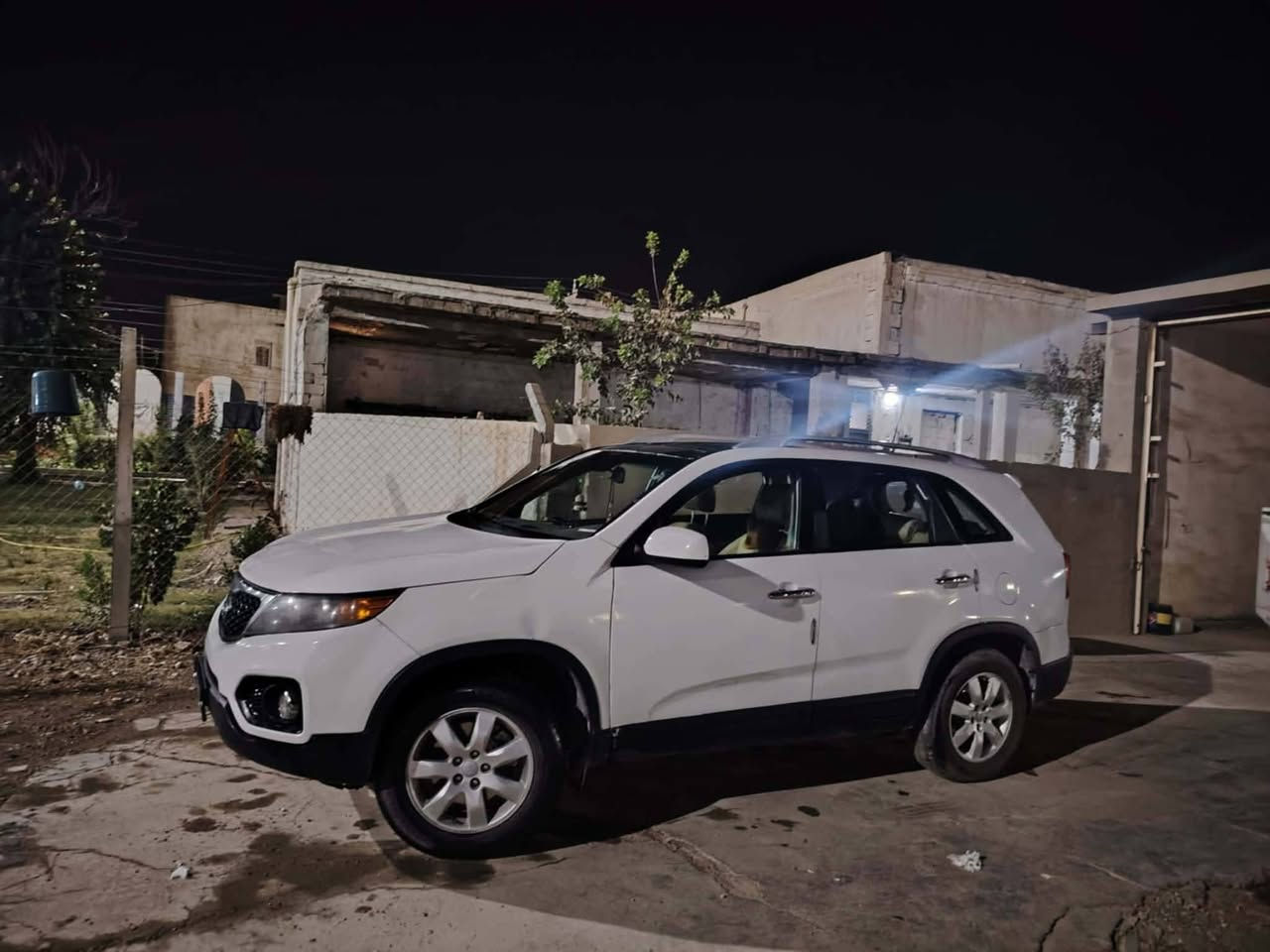 سورنتو موديل 11فول مواصفات بصمه بانوراما رقم دولي سليمانيه سنويةلل27 ابع صبغ عام تاكيه عل صفحه  سياره حلوه طخم تاير جديد مشط استيرن جديد ادامه كامله محرك 4 سبعه راكب 
السعر 120 وبيها مجال قليل 
***********
المكان جنوب الموصل ناحية القياره
