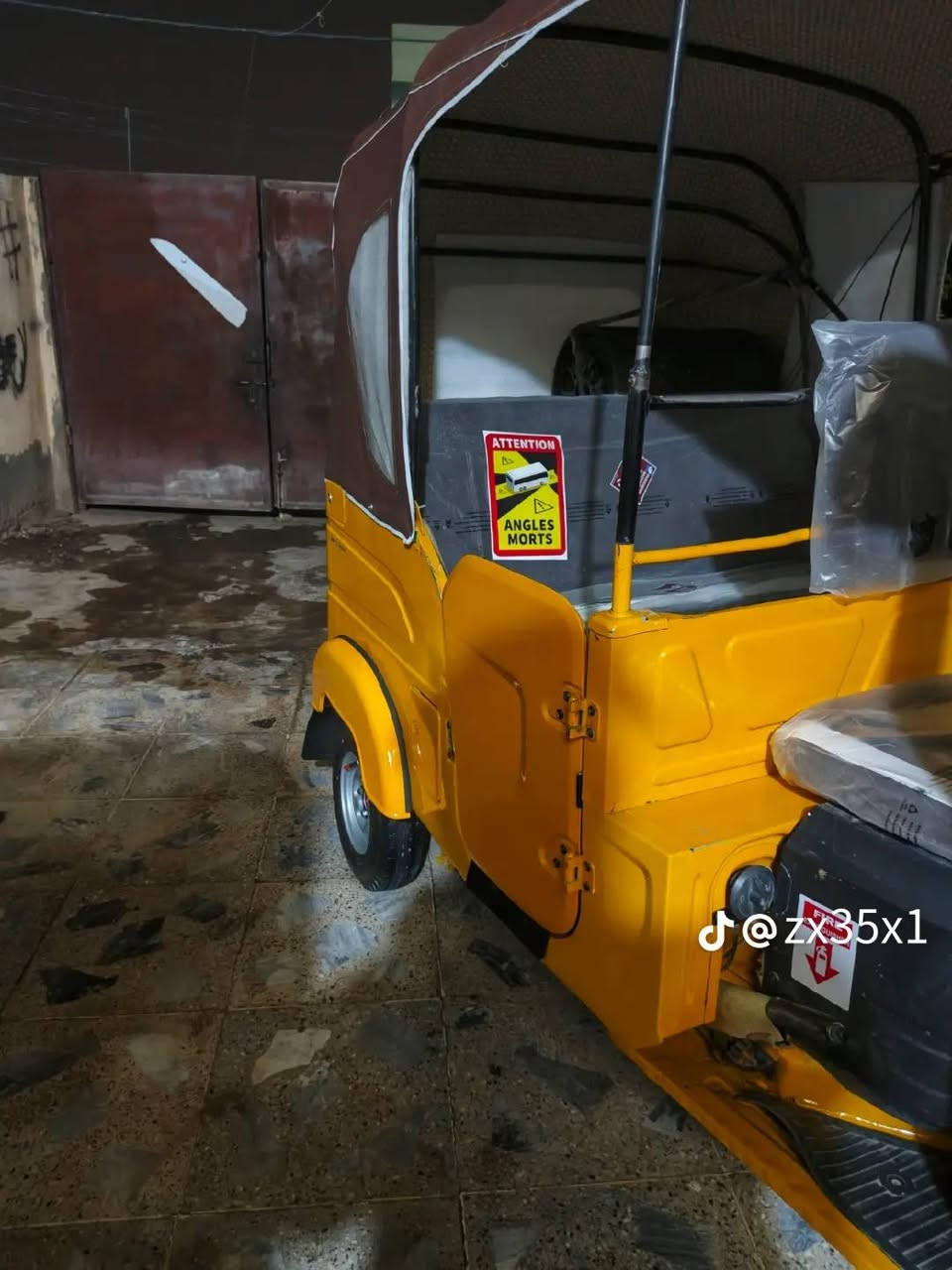 السلام عليكم تكتك 21 للبيع رقم ديالى عربي السعر (7700)وبيها مجال لإستفسار الاتصال على الرقم
***********
