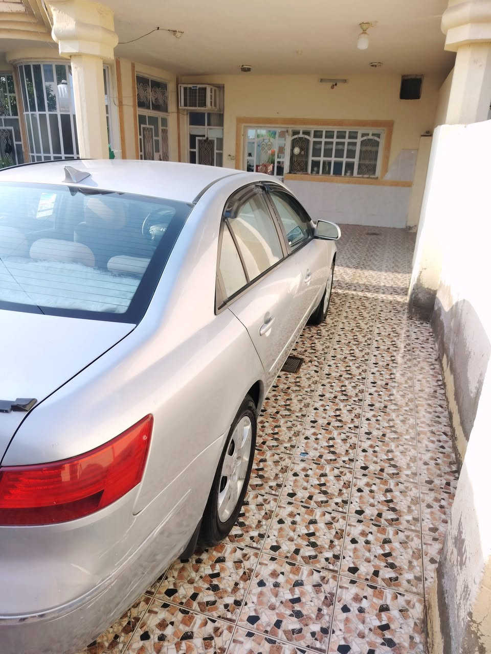 السلام عليكم سوناتا موديل 2009 وارد امريكي رقم ديالى الجديد سنويه ل 2028 هزه ورقام وسنويه جدد هزه مساقطه تحويل مباشر 
محرك 2400 دوش محرك شرط من شروط سبانه مامدود عليه لاتنقيص ولاصرف ولابخار ولامفتوحه المكينه كير مكينه تبريد تدفئه مكفولات كلشي بيه شغال 
سياره جديده معنى الكلمه مال بيت كله ليبل واحد من دعاميه الاماميه لدعاميه الخلفيه تخم تاير جديد حداديه جديده سيرفس يعني ادامه كامل للسياره قبل ايام 
سياره كل نقص مابيه وشرط الفحص سياره ضرره جاملغ الخلفي بدون دواخل وبيه شويه صبغ باب الخلفي السكن 
نفس جهة الجاملغ وبنيد بخ اثر جراد بجم كبس  يعني 3 قطع هيه اقل 3 قطع بس انطيك 3 قطع 
سياره جديده معنى الكلمه جاهزه من كلشي ماشيه 186 الف شاشه تاب كامره خلفيه تحكم مقود 
السعر 121 وبيها مجال مكانه ديالى المقداديه لاستفسار ***********
