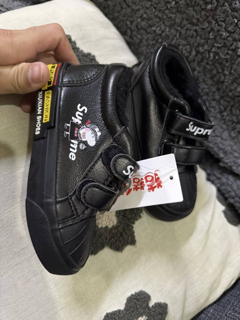 کالەی مناڵان چەرمی ناو خوری کوالێتی زۆر بەرز
١٠بۆ ٢٠ دەرزەن ماوە
قیاسی ٢٤ تا ٣٠ موشەکەلە
دەرزەنی ٣٥ هەزار
سلێمانی گەیاندن هەیە
***********
