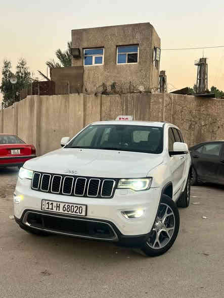 السلام عليكم 
عندي جيب للبيع خليجيه 2019 ماشيه 99 الف كيلو رقم بغداد باسمي 
السياره فول مواصفات بانوراما 3 شاشات دمام خلفي وسستم صوت كشنات جلد كهرباء ستيرن كهرباء سياره مطلعها ع ايدي من شركة ليث العبيدي 
كتلوكاتها غراضها كلها وياها موجوده 
السياره مكفوله مكينه كير صدر تبريد صيانه كله بالشركه 
بيها صبغ شي بسيط ربع الجاملغ الامامي وشويه من البنيد السعر 315 ورقه وبيها مجال 
مكاني بغداد زيونه 
للاتصال 
***********
