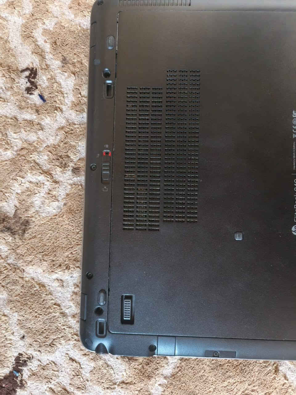 حاسبة hp كور اي 5 جيل الرابع حجم الشاشه 14.1
السعر 150 وبيها مجال 
رقم الهاتف ***********
