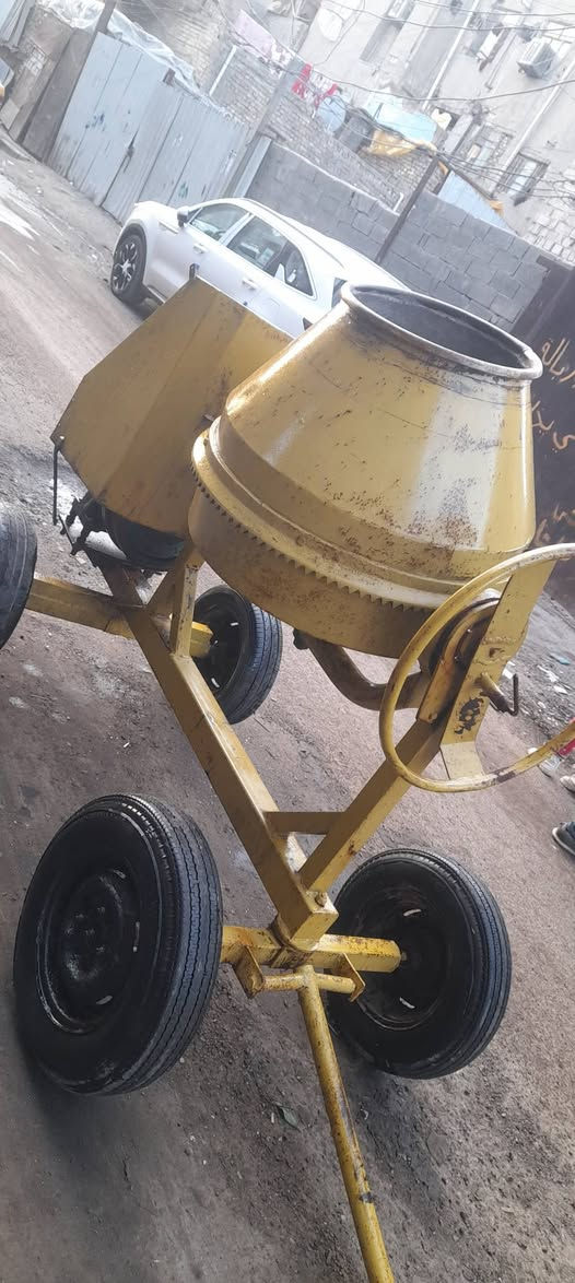 سلام عليكم خباطة جاهزة للعمل مكان بغدادساحت طيران هاتف ***********سعر٩٠٠
