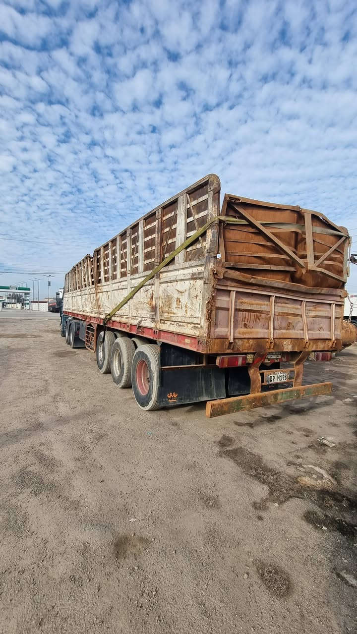 ***********
***********
