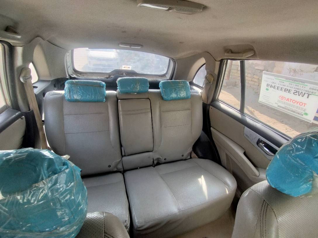 السلام عليكم سياره للبيع نيفان موديل 13 مكينه وكير جدد حداديه جديده كهربائيات كله شغال تبريد ثلج سعر 43 وبيها مجال بسيط مكان ناصريه مركز رقم الهاتف *********** ناصرية, ذي قار
