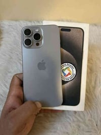 ايفون 15برو ماكس 256 بطاريه 89 الجهاز وتر زلغ ما بي نضافه 100 كامل ملح...