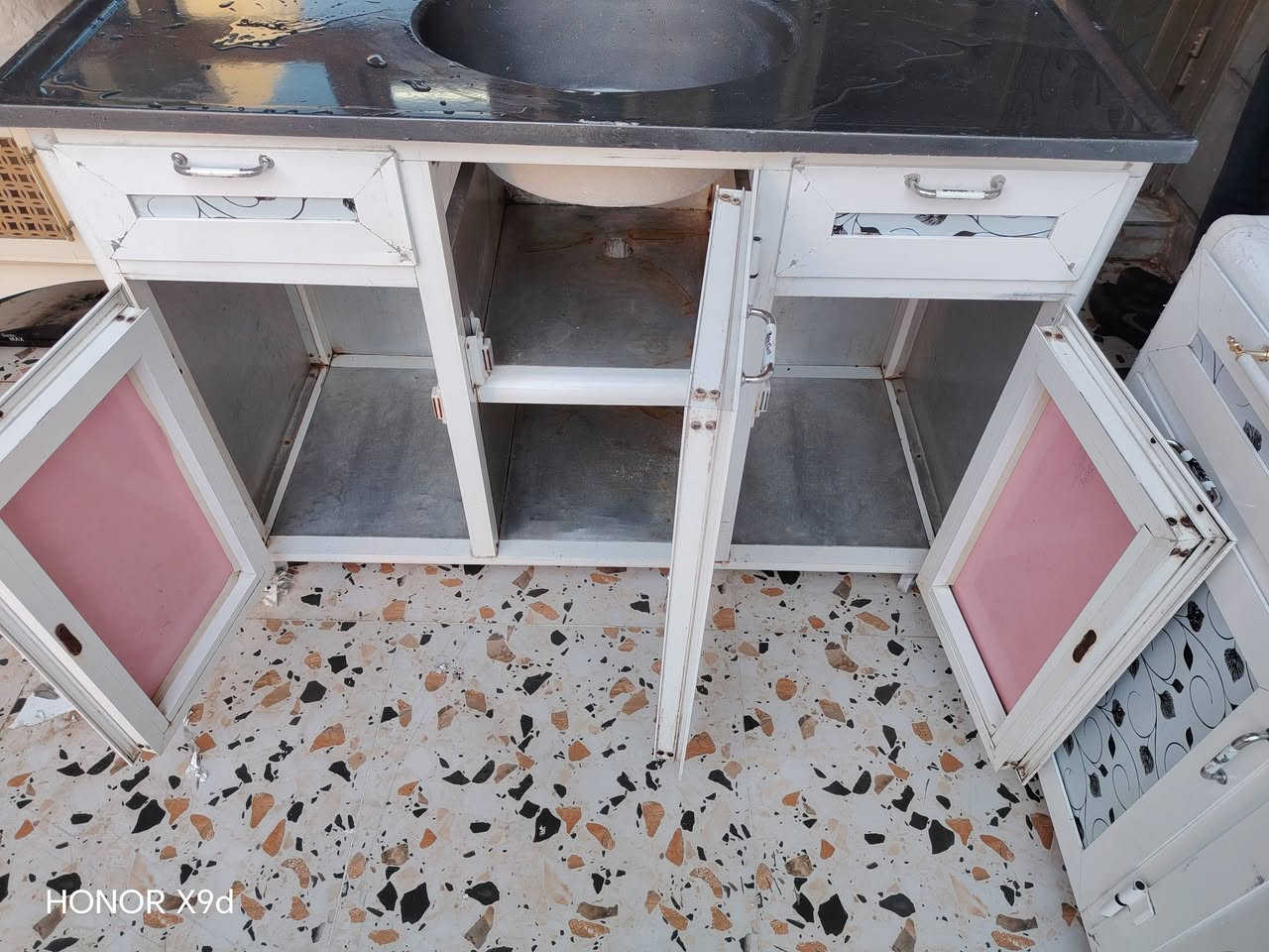 كاونتر مترين ونص حطاطه 3 قطع سنك مرمر جديد السعر 370 وبي مجال *********** مكاني كركوك الحجاج
