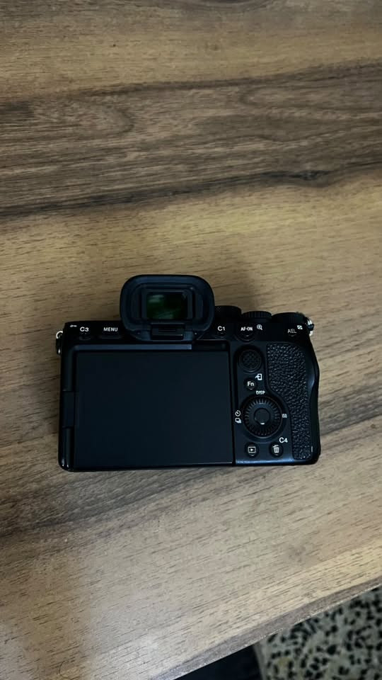 بوية عدنا كاميرا سوني مستعملة نظيفة كولش للبيع
سوني a7 Siii فقط بدي
الكاميرا مخصصة للفيديو
شتر الكاميرا 21 الف
السعر مليونين و 900 الف
تريدها خابرني متريدها لتعبني حباب ‭***********‬
