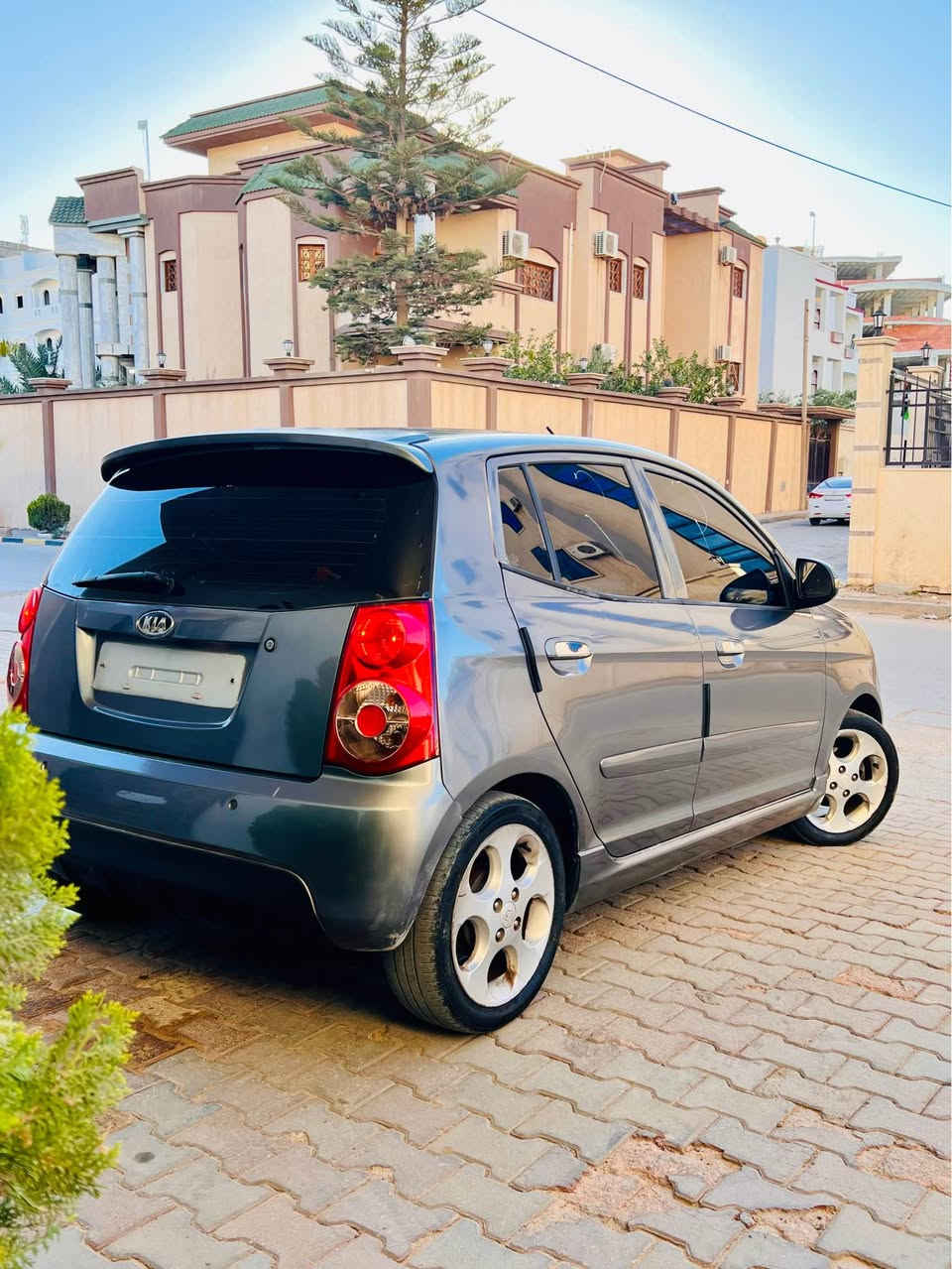 اللهم بــــاارك كيا مورنق.♥️🔥وبسعرر حرررق 🔥🔥
16.300🔥
كيف واصله 🥇
☑️الـنوع : كيا ✔️
☑️الفــئة : مورنينق✔️
☑️سعـة المحرك: 12🔥
☑️سـنة الصـنع : 2009/
ماشيه 85 الف km💎
☑️الحـالة : مُمتَــٰـازَة ✅
☑️إستيــراد كوريا 🇰🇷
☑️محرگ وكمبيووووو 10/10 🌟
☑️المميزات 🥇
☑️كراسي جلد اسود / ديسكو / حساسات اماميه خلفيه  ⤵️
☑️العيـوب : لايوجد بإدن الله❤️
☑️نـاقل الحـركة : أوتوماتــگ - Auto
☑️نـوع الوقـود : بنزيــن - Gasoline⛽️
ملاحظة (((الكربون موجود الاصلي)))
______________________
للإستفســار أگـــثــر ↘️⬇️
رقـم الهاتف :0911551483
المـكان📍 : طرابلس/


**إذا كنت صاحب هذا الإعلان وتريد حذفه لأي سبب، رجاءا أرسل رسالة إلى الدعم الفني**
