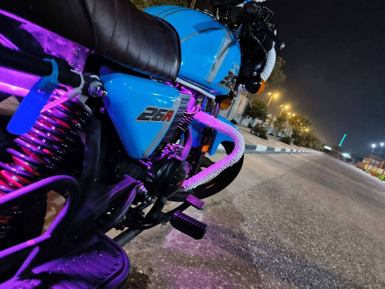 (أللهم صلي على محمد وآل محمد)🌱
دراجه دايوان:  موديل 2023:  لون سمائي مميز: ✅ (((مرقمه وكامله سنويه بسمي تحويل بنفس الدقيقه))) 
دراجه خير من الله نضيفه واحد ع واحد ✅عده جاملغ المامي بي كسر محرك شرط ☺️برغي ممفتوح بي يشهد الله وروح افحص وين متريد اترايها (التركيا ) 😂 
دراجه من محل البيت من البيت المحل فقط 
لا مشتغله دلفري ولا شايفه تعب بشارع 😉 مداريها اكثر ممداري نفسي 😂 شرط دهن MOTUL حته عطر بي 😉بعده بلونه وابدله::  حجي من اكلك واحد ع واحد ✅

السعر::  ((2)) مليون( وميتين الف) مو شراي لا تكسر بحلال العالم والسوك كلشي بي تحياتي:***********
