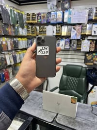 للبيع فقط 11 برو فقط  جهاز نظيف وشرط ما مفتوح وحاسبة نورمال بدون غراض ...