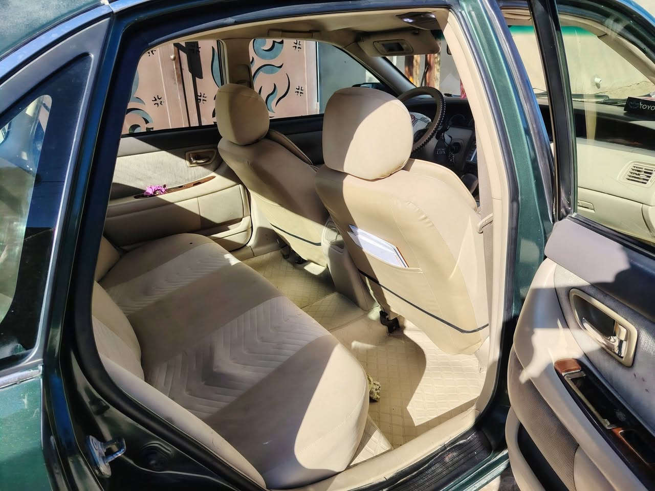 السلام عليكم
للبيع افلون 2001 خليجي شرط التحويل 
محرك كير مكفولات خير من الله 
كهربائيات كلهة شغاله 
تبريد ثلج تدفئه شغاله 
السياره خير من الله  
رقم سليمانية  دولي
 تحويل مباشر 
كركوك 
السعر ٦٧ وبيهة مجال ان شاء الله 
***********
