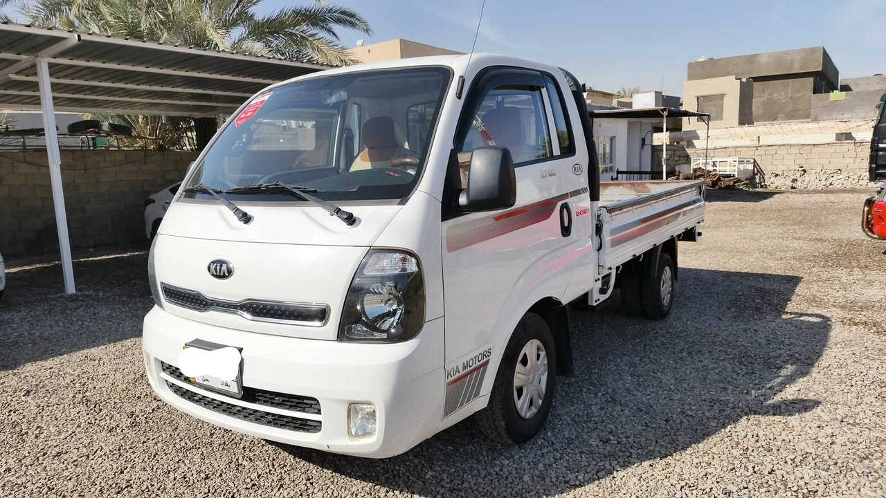 سلام عليكم للبيع كيه موديل 2018  رقم بغداد ألماني مشروع وطني تحويل مباشر مكفوله كفالة عامه شاصي بليته تخم تاير جديد صدر جديد مكينه لاتنقيص لا تبخير تبريد ثلج سياره جديد ومال جناي السعر 123 وبيه مجال للشراي قليل للاستفسار اتصل🗣📲📞
‏‪0770 750 7591‬‏
