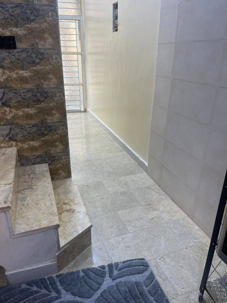 #دارللبيع ركن حي الرئاسة مال العبيدي كاع ابو علي الدراجي مساحته 55 متر طابقين وبيتونه للإستفسار الاتصال *********** #ملاحظة يباع مع الدار كاونتر وتخم قنفات وغرفه تركيه وسبلت
