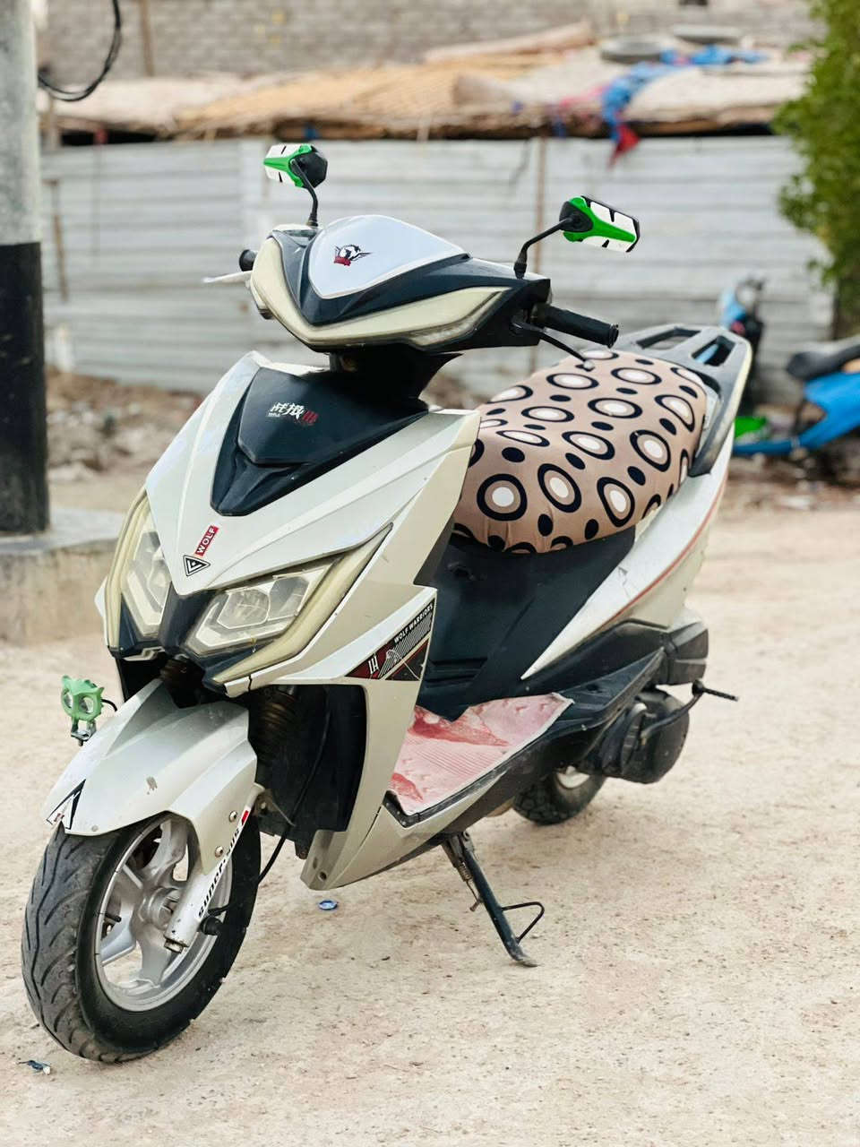 سلام عليكم دراجه للبيع مديل 2021 كرهبايات شغاله مكينه خير من الله تواير جدد دراجه جديده رقم الهاتف ***********
