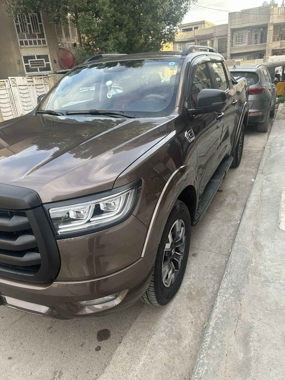 السلام عليكم 

بيكم باور موديل 2024 فول مواصفات اعلى فئة (Luxury) بانزين 

رقم بغداد دولي 🇮🇶

بانزين✅

مكفولة كفالة عامة من كير ومحرك وصبغ من عدا التعديل النفخات والدوسه والدعاميات السيارة بعدها بالضمان❗

ماشية : 32500 الف كيلو متر KM

مواصفات السيارة :

محرك 4 سلندر 2000 تيربو (196) حصان  🐎 
كير اوتماتيك 8 نمر (ZF) الماني مع شفتات تبديل خلف الستيرن

فتحة سقف (سلايد روف)
درج لباب البدي بلادي
غطاء بدي سلايد شركه الاصلي 
فور ويل دفع رباعي دبل اكسل
4 كامرات 360 درجة
بصمة عدد 2
تشغيل عن بعد 
تبريد قطعتين
نظام المحافظة على المسار 
نقطة عمياء
قيادة ذاتية 
مثبت سرعة تفاعلي بثلاث انظمة
نظام النزول من المنحدرات
3 وضعيات قيادة (ايكو - سبورت -نورمال)
مرايات كهربائية (شفط)
مراية داخلية تعتيم
مانع تصادم امامي
رادار
اوتو هولد 
سايد بيك كهربائي 
نظام تحكم بثقل الستيرن
حساسات امامية وخلفية
لد نهاري
لايت عدسات زينون عالي ناصي وبك لايت لد
تدفئة ستيرن 
تدفئة كشنات
كشنات جلد تحكم كهربائي 
شاحن لاسلكي 
منافذ شحن usp ومنفذ كهربائي 220V
شاشة كبيرة لمس تدعم ابل كار بلي واندرويد أوتو 
شاشة عدادات دجيتل 3 ثيمات مختلفة
مكان السياره بغداد 

والسعر 30 مليون وبي مجال للشراي
للاستفسار ***********
