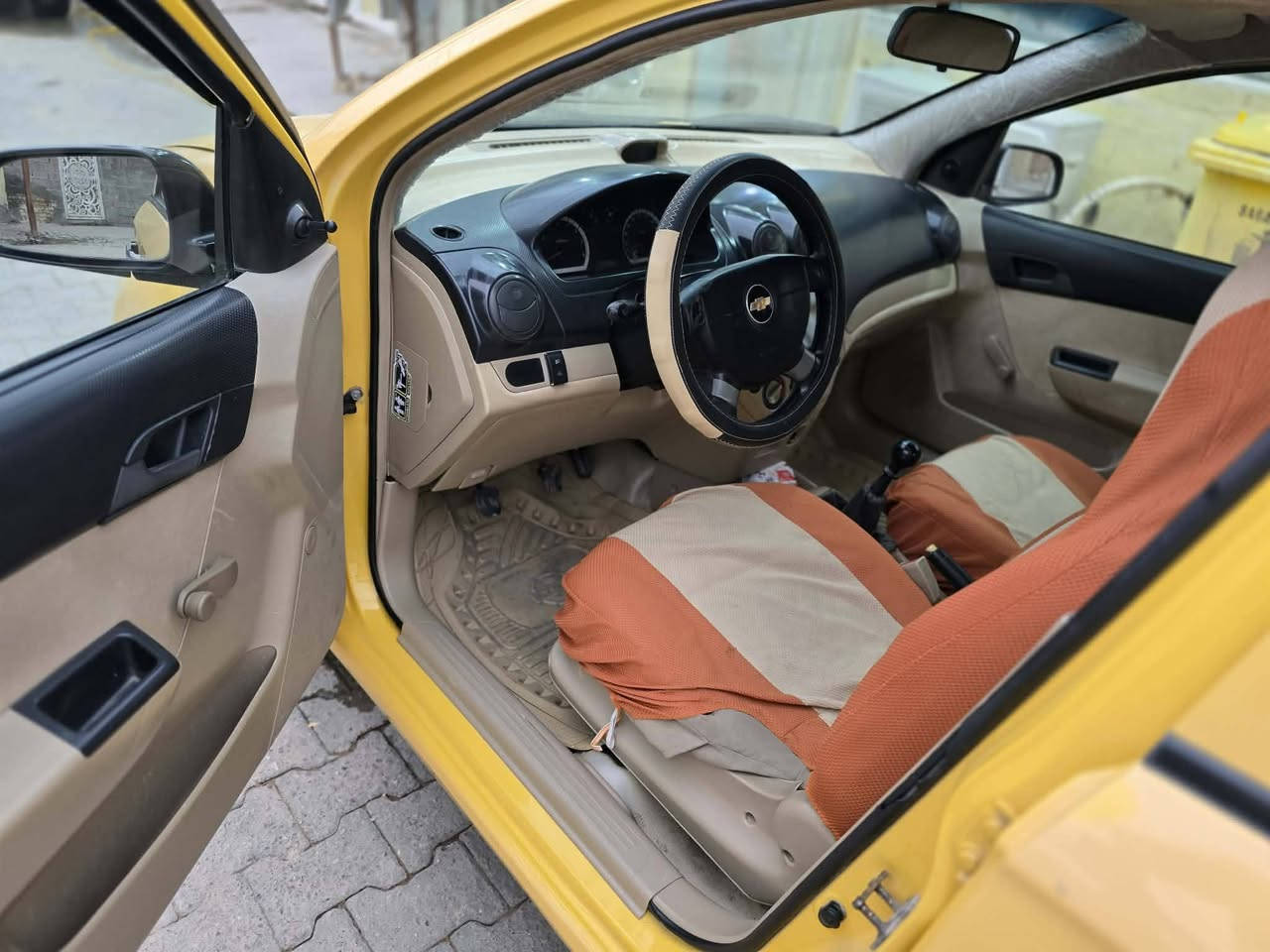 سلام عليكم
افيو موديل 2010 
رقم نجف 
مكانه نجف حي  الرحمه 
سياره حلو وجاهزه من كل شيء
مكفوله من ضربه بيه قطعتين صبغ 
باب وجاملغ
رقم نكليزي 
حداديه مكينه كير تبريد كله مكفول 
رقم المبايل ***********
