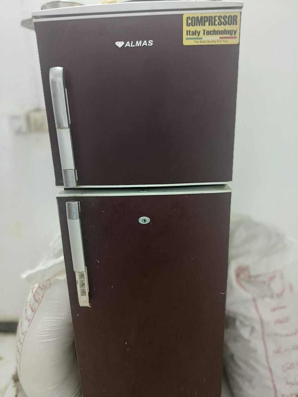 السلام عليكم ثلاجه لبيع شغاله شرط السعر  125 وبيه مجال الاستفسار اكثر علئ خاص


**إذا كنت صاحب هذا الإعلان وتريد حذفه لأي سبب، رجاءا أرسل رسالة إلى الدعم الفني**