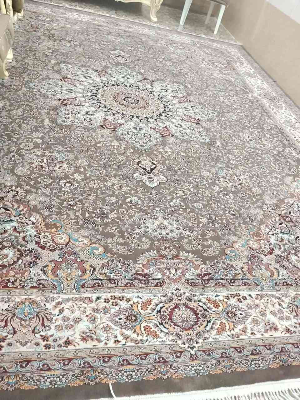 قەنەفە زۆر تازەیە
قاڵی ایرانی ٧٠٠ شانە
مێز تلفزیۆن
تەلەفزیۆن
***********
