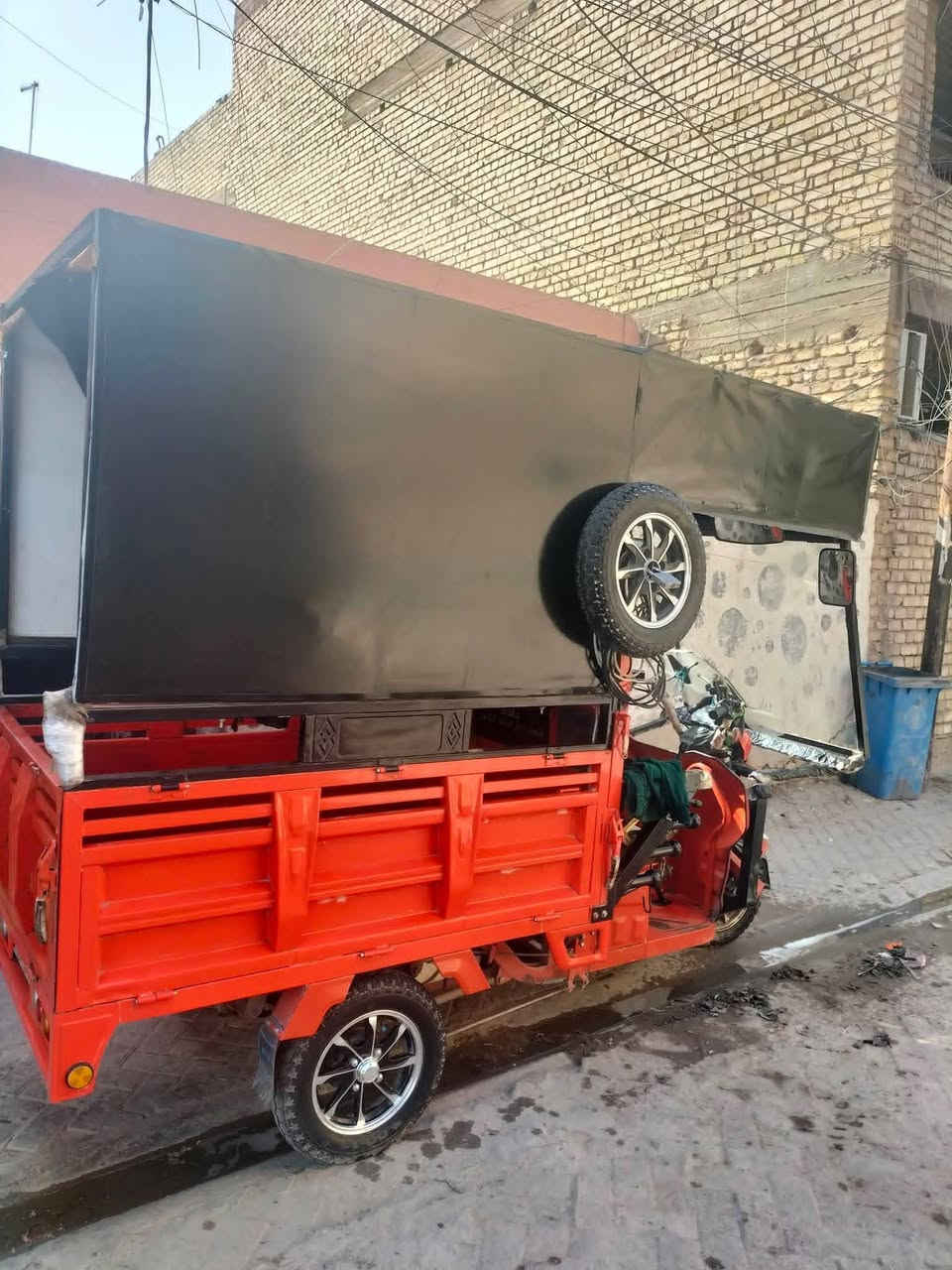 ستوته شحن للبيع حجم الكبير بيها 12 بطاريه وتحويله اتمشيك يوم كامل بصمه موديل 25 سعرها مليون ونص قفل تخم تاير جبلي اظافي تايرات سبيرات عدد 2 مال بيت ممتعوبه الله شاهد عنوان بغداد الرصافه قرب الطالبيه قرب فلكة 83 هاتف ***********
