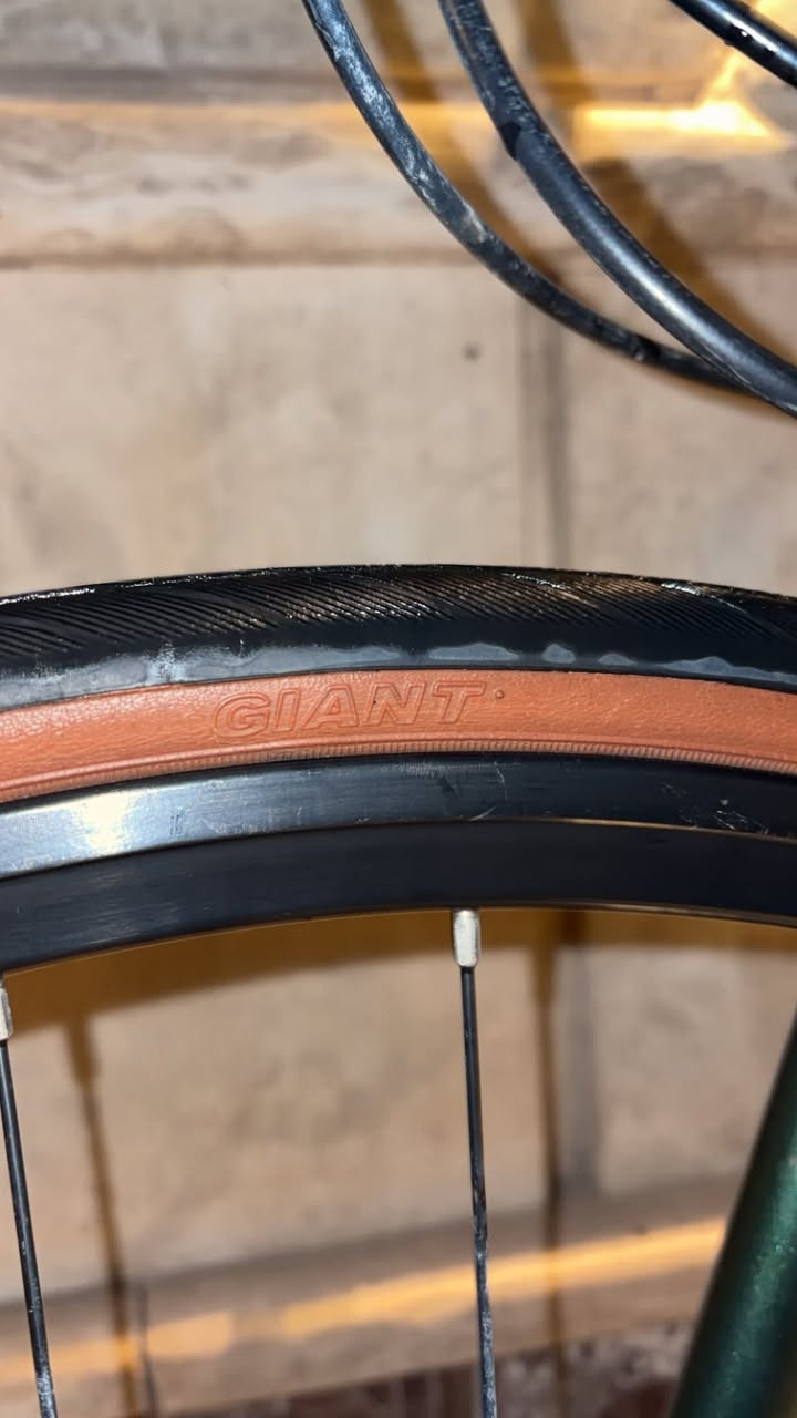 السلام عليكم للبيع جاينت سكيب حديث بريكات دهن سستم التوس 8*3 تايرات ثنينهن مختم جاينت الدراجه مفوله وكلش نضيفه واي نقص ما بيها وعل خير عل ياخذها🤍
السعر 265 الف وبيها مجال🌟
لتواصل واتساب *********** 
📍زيونة 710
