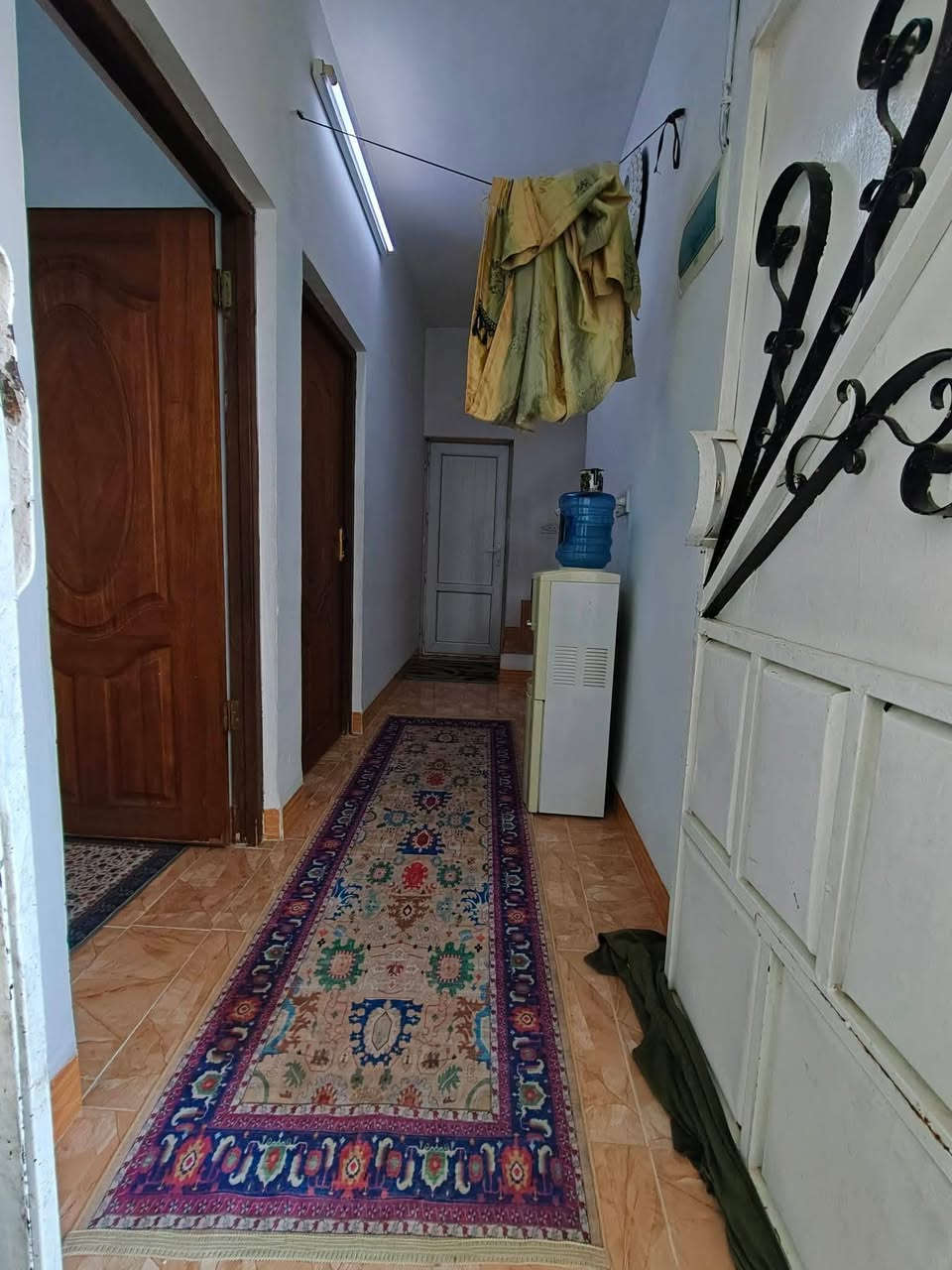 #دار للبيع 100متر مربع 10×10
#الموقع: حي العسكري 77 شارع 20 مقابيل المستوصف والجامع الجديد
#السعر:  80مليون 
#للأستفسار الاتصال بالرقم ***********
أو مراجعة فروع مكتب النسور 
#الفرع #الأول في حولي حي العسكري قرب قاعة بسطاملي
#الفرع #الثاني سايدين كوباني  عبور جسر النداء
