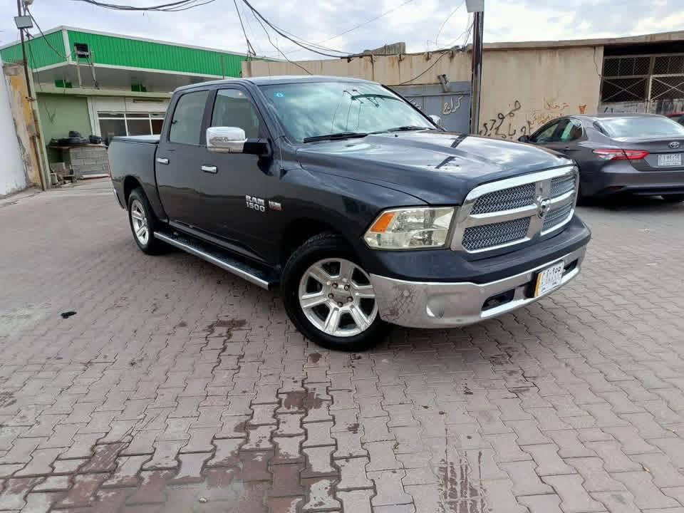 بسم الله
للبيع دوج رام 2018كلاسك  
محرك 8سلندر حجم 5.7L 
السيارة ضربتها امامية بنيد وجاملغ بارد وصبغ فقط ب الجاملغ ( كلشي موضح بالصور)
داخل جلد وتدفئة بالكشنات 
جامة خلفية كهرباء
لايت وبلوجكتر لد وبك لايت لد (سستم زينون)
ستيرين تدفئة
تشغيل عن بعد
سنوية بأسمي تحويل بنفس اليوم 
رقم بغداد 
السيارة جاهزه من كلشي وتم عمل ادامه كامله 
ورايدها $220
***********
