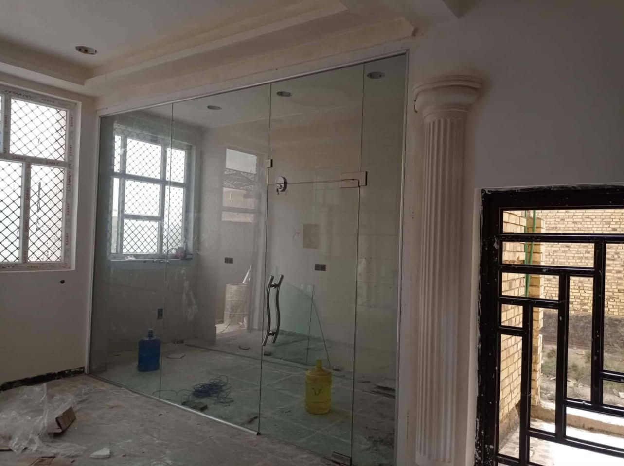 بيت للبيع الموقع التاجية العشرتالاف الثاني عن شارع 25قرب حسينية قمر بني هاشم ركن 
المساحه 200
الواجه 12×17
غرف النوم عدد 3
كلدور عدد 2 
استقبال 
مطبخ حار بارد 
مجمعات صحيه عدد 3
البيت مطلوب اسكان 
البيت بناء 2023
للاستفسار الاتصال على الرقم التالي
***********
