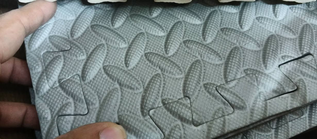 متوفر ارضيات مساحة القطعة 30×30


**إذا كنت صاحب هذا الإعلان وتريد حذفه لأي سبب، رجاءا أرسل رسالة إلى الدعم الفني**