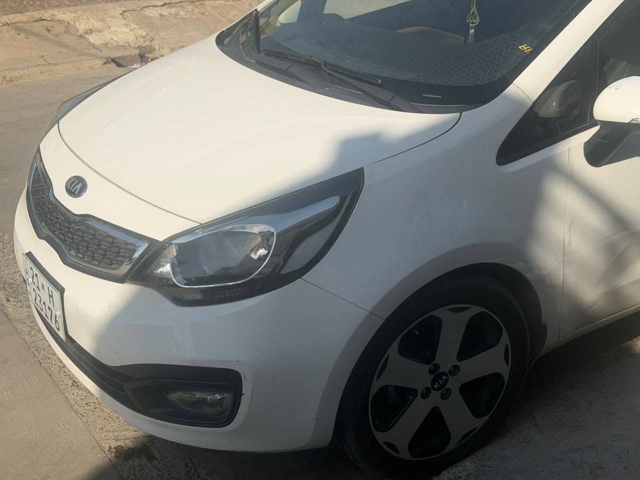 🚗كيا ريو الموديل 2014
⚠️• ضررها تعديل بارد باب السايق وشبر جاملغ طرف سائق وشبر باب خلف سائق ودوسه ونص 
• فقط محرك 1600 
• تبريد تدفئة شغال 
• سنوية جديد 2030 
• بطاقة بانزين بيها 
• ⁠سيارة بأسمي مكانها كركوك سعر اسياره 95اشراي يخابر ***********
