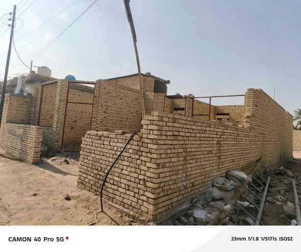 بيت هيكل مساحة ٢٠٠ متر ناحية الفضليه قريب عله حسنيه ساقي الكوثر سعر ٤٨ خدمات ماء كهرباء شارع مجاري مدرسة وبي مجال قليل وتصال عله رقم *********** وتصال عله واتساب
