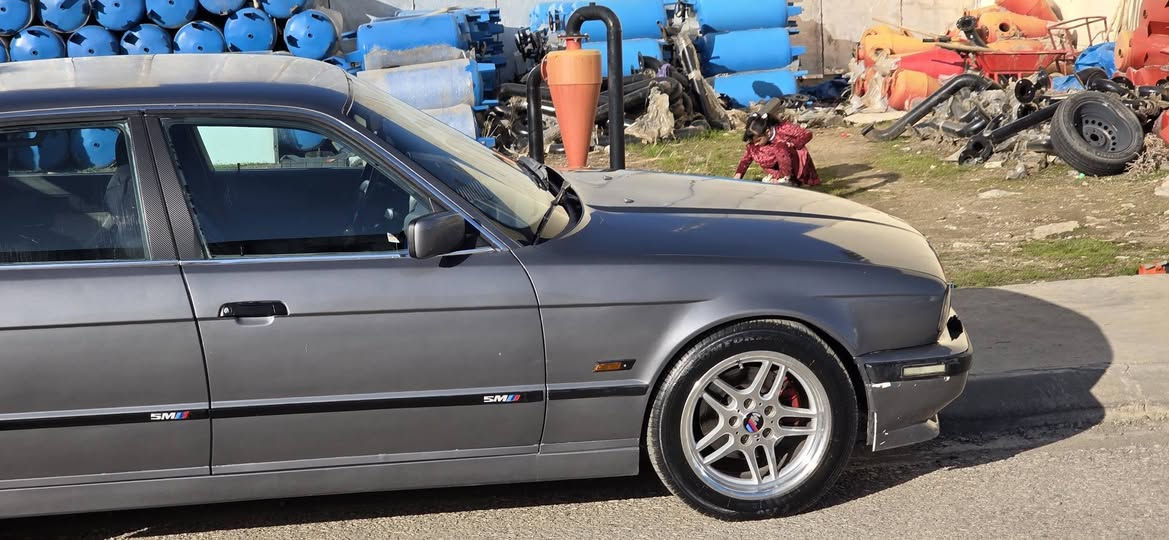 بیئێم 525 مۆدێل 93 تۆماتیک ئاڕم پلاستیک سلێمانی تەبرید بێ دەعم
*********** بنجوين, السليمانية
