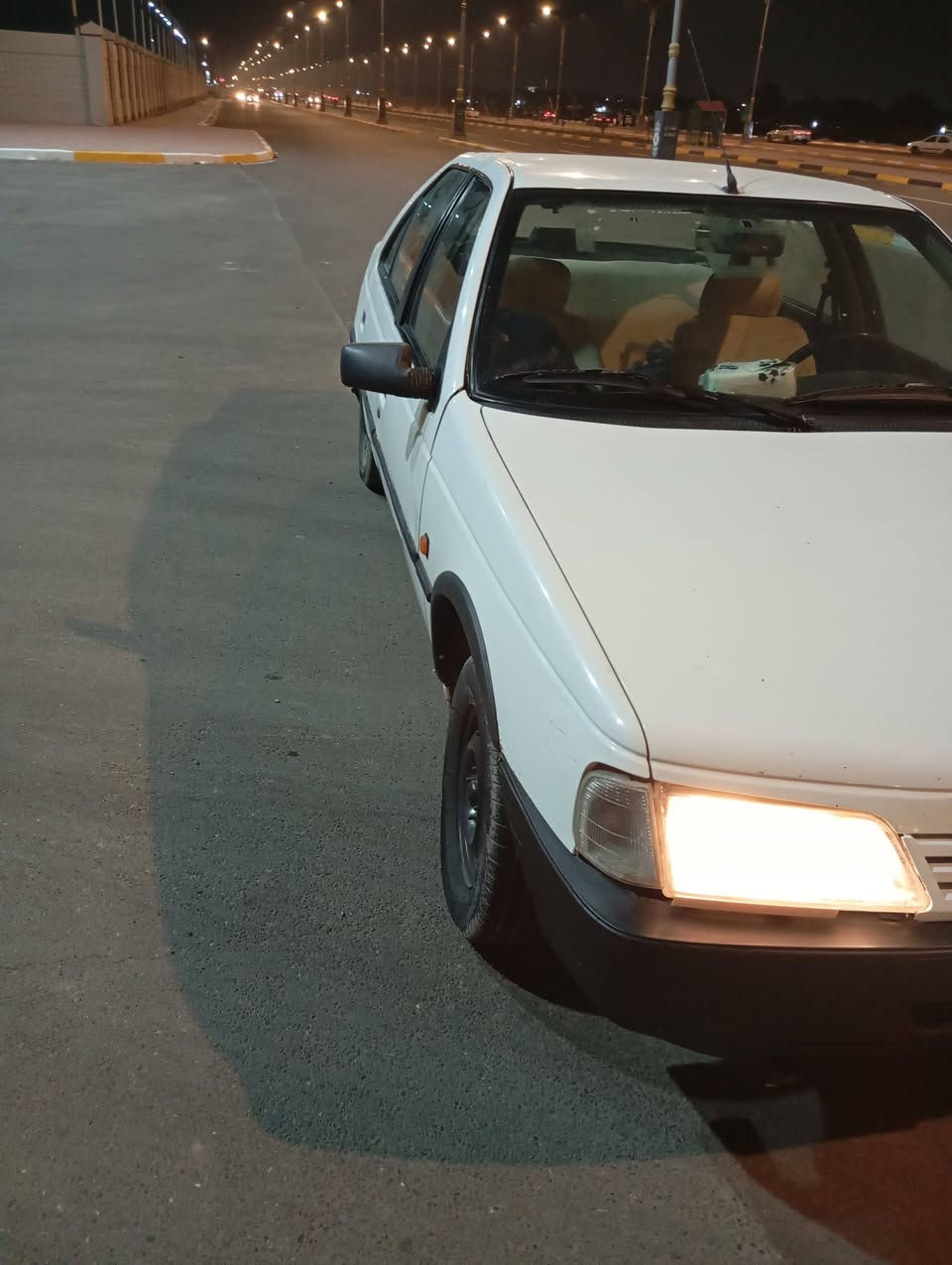 السلام عليكم بيجو روا رقم كربلاء ورعيها كربلاء سياره لا ضربه ولا صبغ بس الكير الثاني يفلت تبريد ثلج السياره نضيفه مشط جديد دبلات خلفيه جدد حداديه تمام مكينه جديده لاتنقيص ولا تبخير السعر 25بيه مجال قليل ***********
