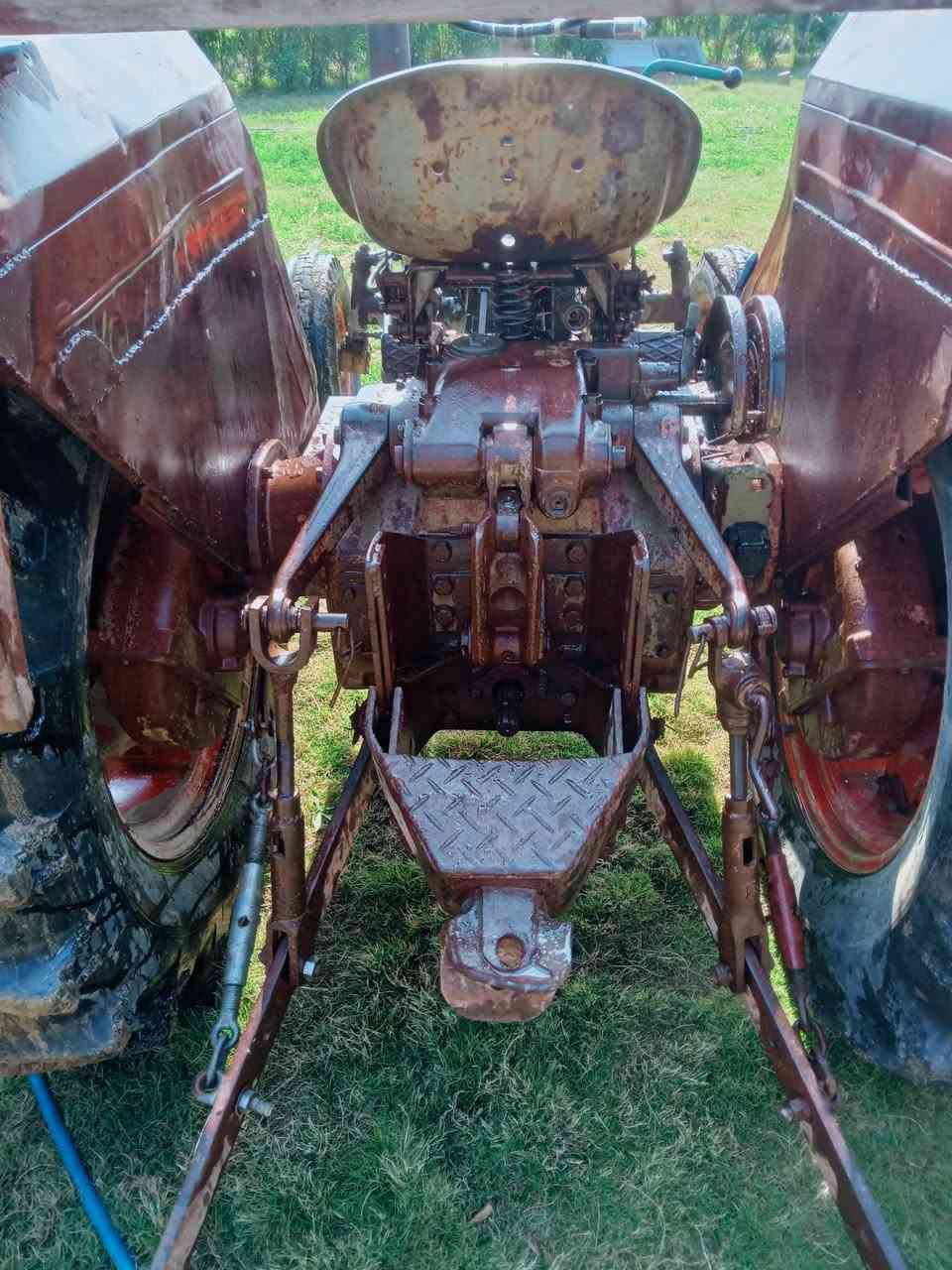 السلام عليكم مكينه للبيع موديل 81 محرك وكير مكفولات لاستفسار الاتصال *********** ارقام وسنويه وتستلم كاز
