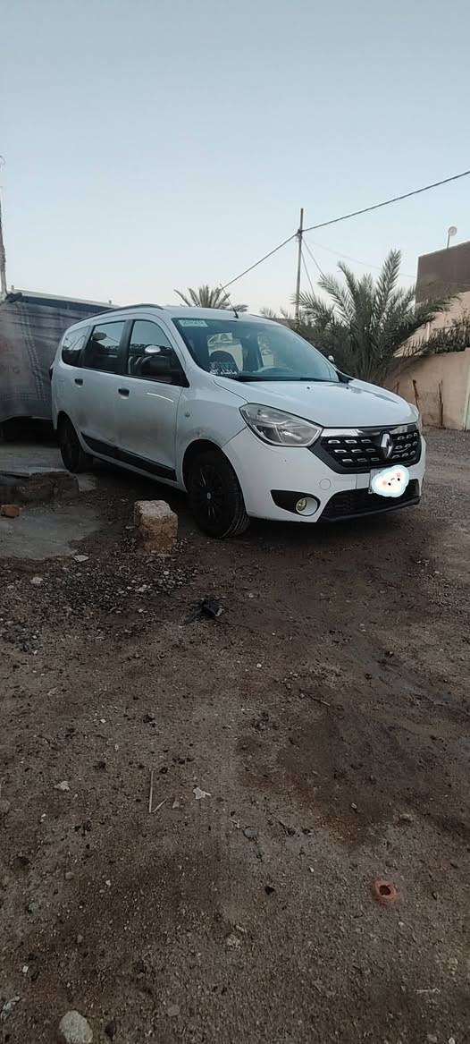 السلام عليكم رينو للبيع الموديل 2020 سنويه لل2027
سياره مكفوله كفاله عامه رقم نجف محجوزه لل2027
استقطاع ماستر مكلف بلنشر سعر100 وبيه مجال رقم راعيه ***********
