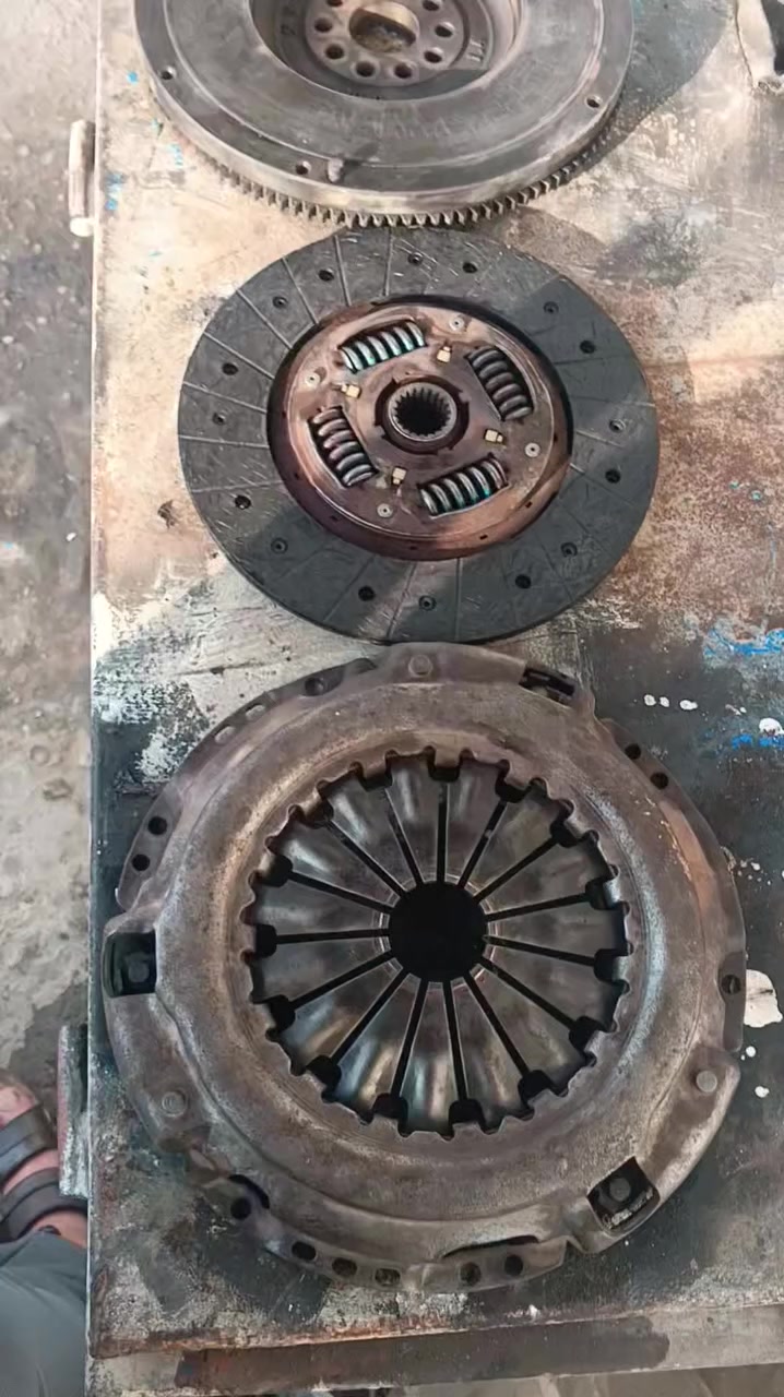 سلام عليكم عينه وصينيه وفلاوين مال كوستر مال وارد السعر 150         ***********
