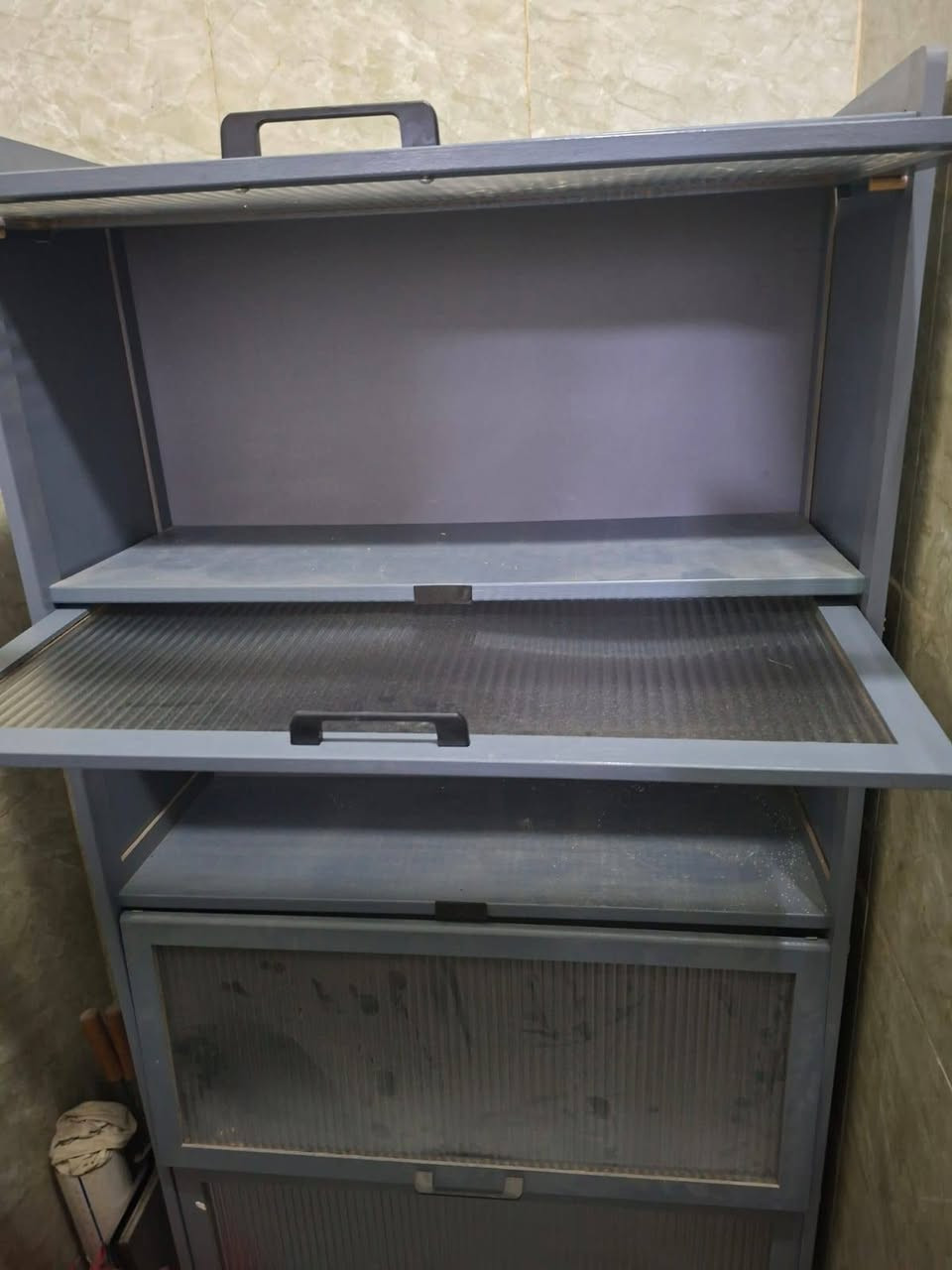 فاترينه عدد ٢ ب٧٥ الوحده
كومدي ب٥٠
كنتور صاج ١٦٠
كنتور ١٤٠ 
بنكه سقف ثانوي ب٤٥
ميز خشب ب٢٠ جديد بغداد, العراق


**إذا كنت صاحب هذا الإعلان وتريد حذفه لأي سبب، رجاءا أرسل رسالة إلى الدعم الفني**