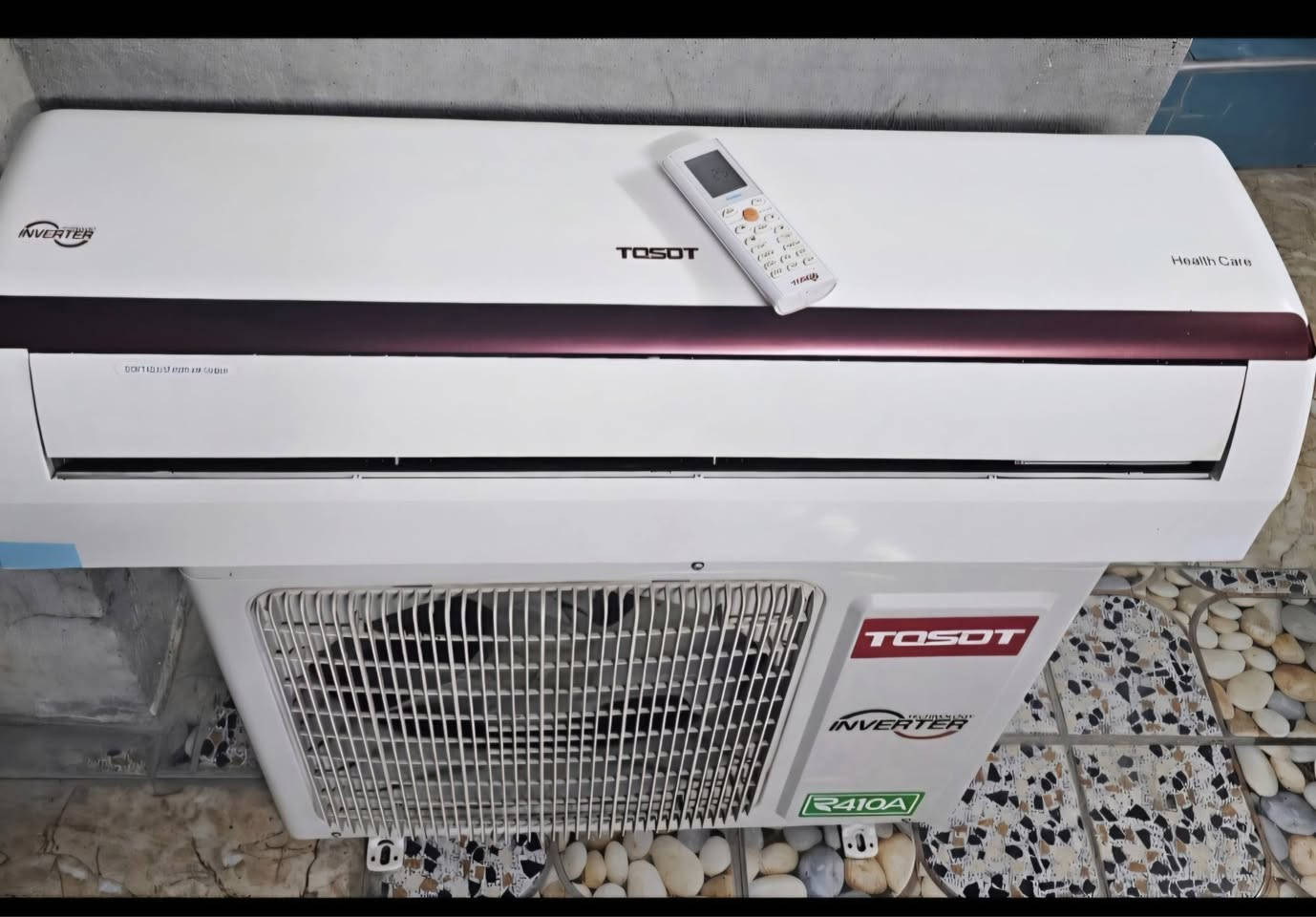 سبلت توسوت حجم (واحد طن) 
داخليه الضخمه 13000الف BTU
انفيرتر اقتصادي وليس تحكم انفيرتر فقط 

يشتغل على 3 امبير حاليآ مشدود تجي تشوفه بعينك تقتنع بي اقفلك غازه وافتحه الك 
وبلعافيه عليك 

بلادي بدون اي تصليح تدفئة تبريد نظافه 💯
ملحقاته كامله بواري ريمونت قاعده وايرات يعني جاهز من كلشي 

سعر الجهاز 350 الف 

📍مكاني بغداد قريب الشعب بوب الشام 
📞للاتصال بالرقم ***********او وتساب 
يوجد خدمة توصيل🚛 داخل بغداد

