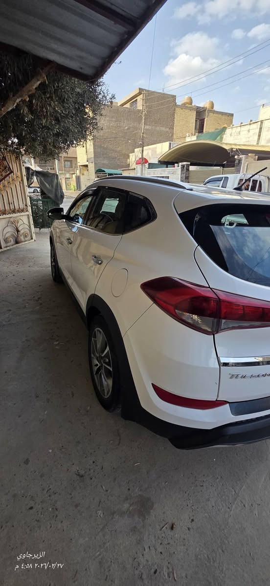 السلام عليكم 
توكسان ٢٠١٨  خليجي مكفوله من ضربة  بيها بس بلبنيد واكع شويه صبغ وحاط عليها فابلون  ماشية ٢٠٣ الف وقابل للزياده مكان الدوره ابو دشير سعر ١٨٥ وبيها مجال شويهه
*********** واتساب او اتصال
