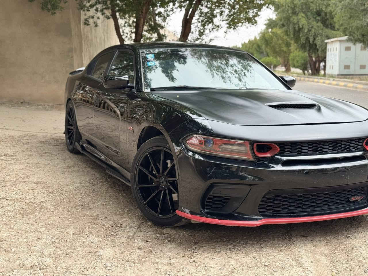 السلام عليكم  وكل عام وانتو بالف خير يارب

جارجر sxt لون اسود 
موصفات gt شاشه جبيره موديل 2016 اصل بسمي تحويل ثاني يوم🥷🏻 
-محرك 3600  مبدل مال مديل18كامل
عليها ادامه السياره كامله من(بلكات اصلي ونوزلات جدد ومجاول واتر بم ومنظومه البانزين)
السياره استخدام شخصي يعني مامشتغله خط ابد

مواصفاتها 
* كشنات جلد تحكم كهرباء لون عسلي
* شاشه كبيره 
* شفتات ستيرن 
* تحكمات كامله
* كامره دواره
* السياره تو ويل 
* تبريد قطعتين
* تشغيل عن بعد 
* ويل كب 20 تايرات جدد امامي245وخلفي315

الإضافات 
* عينه مال سكات ترحيب
* عليها قطع كاربون بالداخل
* كت كامل مالSRTوالدعاميه الاماميه مال سكات +بنيد ابو الفتحه
* لحية امامي 
* عليها اوركات متغير ع التلفون +وشوم داخل الايت
* شفقه جامه خلفيه
* كفرات ع البريك srtاحمر
* عليها ملصقات هيمي392حمر
* دوسsrtجانبيه
* كفر بك لايت اسود طافي
* سبايدر قطعتين
* زعانف خلفيه
* مري باتمان
* دفيوزر اخر اصدار ابو الفسفوره شغال
* تهبيط لويات سكات 
* صبغ داخل تغطيس جميع النياكل البيهه لون احمر
* برمجه السيارة من مراوح من صرف بانزين

الحادث جاملغ وربع من البنيد فقط بلعراق صار بيهه صبغ صفاح بدون(تكم ودواخل وقماره وقبق جنطه)كله ع بلاده سعرها150وبيها  مجال بسيط اكفلهه من الكص والعيب الشرعي  السياره اصل مديل16 وبسمي تحويل ثاني يوم
***********مكانهه بالكوت

