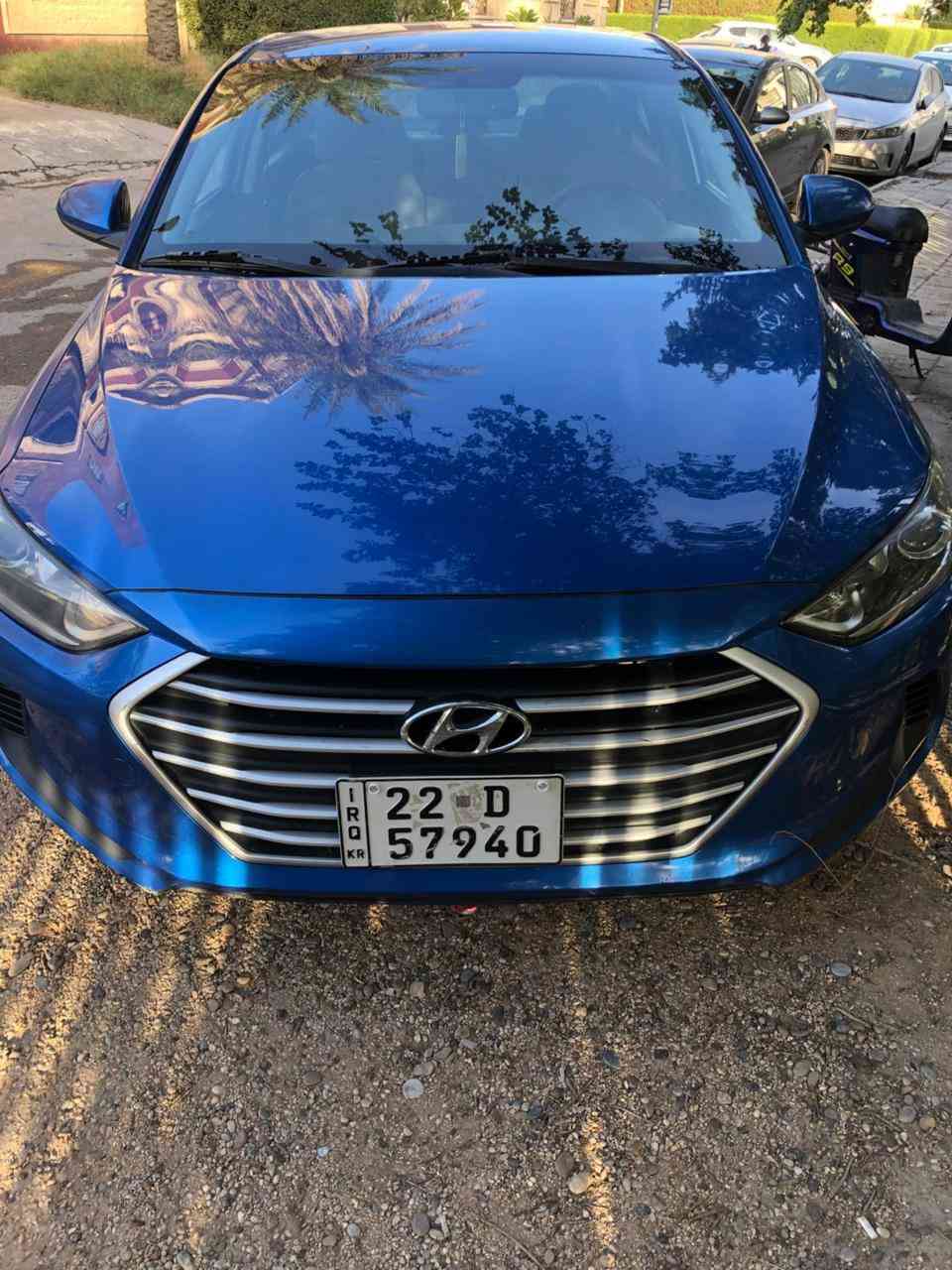 السلام عليكم.. 
النترا موديل 2018 وارد امريكي لون بحري بيها صبغ ثلاثة قطع جاملغ وبابين عكس السائق كير محرك كفاله حدادين جديده تخم تاير   رقم أربيل الجديد تريد تحويل او وكاله حاضر .. السعر 11000$ وبيها مجال قليل الاتصال *********** مكان السيارة بغداد الحارثية
