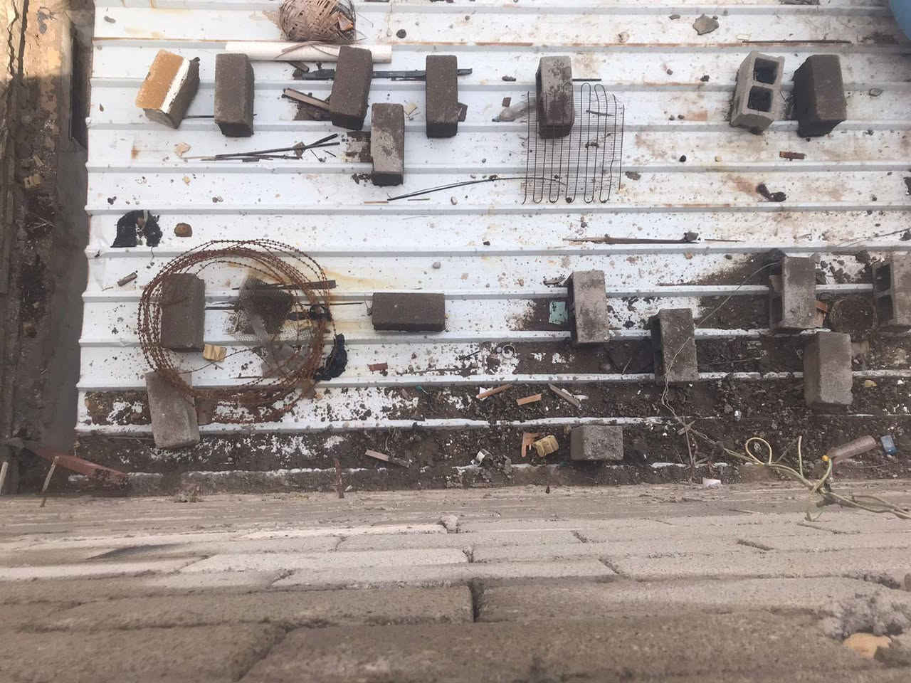 سلام عليكم ذني سندويجات 3العرض متر والطول، 10 وحدة عرضه 70سانتيم وطوله 10سندويج جديد مستخدم كلش قليل لامزرفات نضيفات كلش بيع شلع الي يفيدنه يتصل على هذا الرقم ***********
