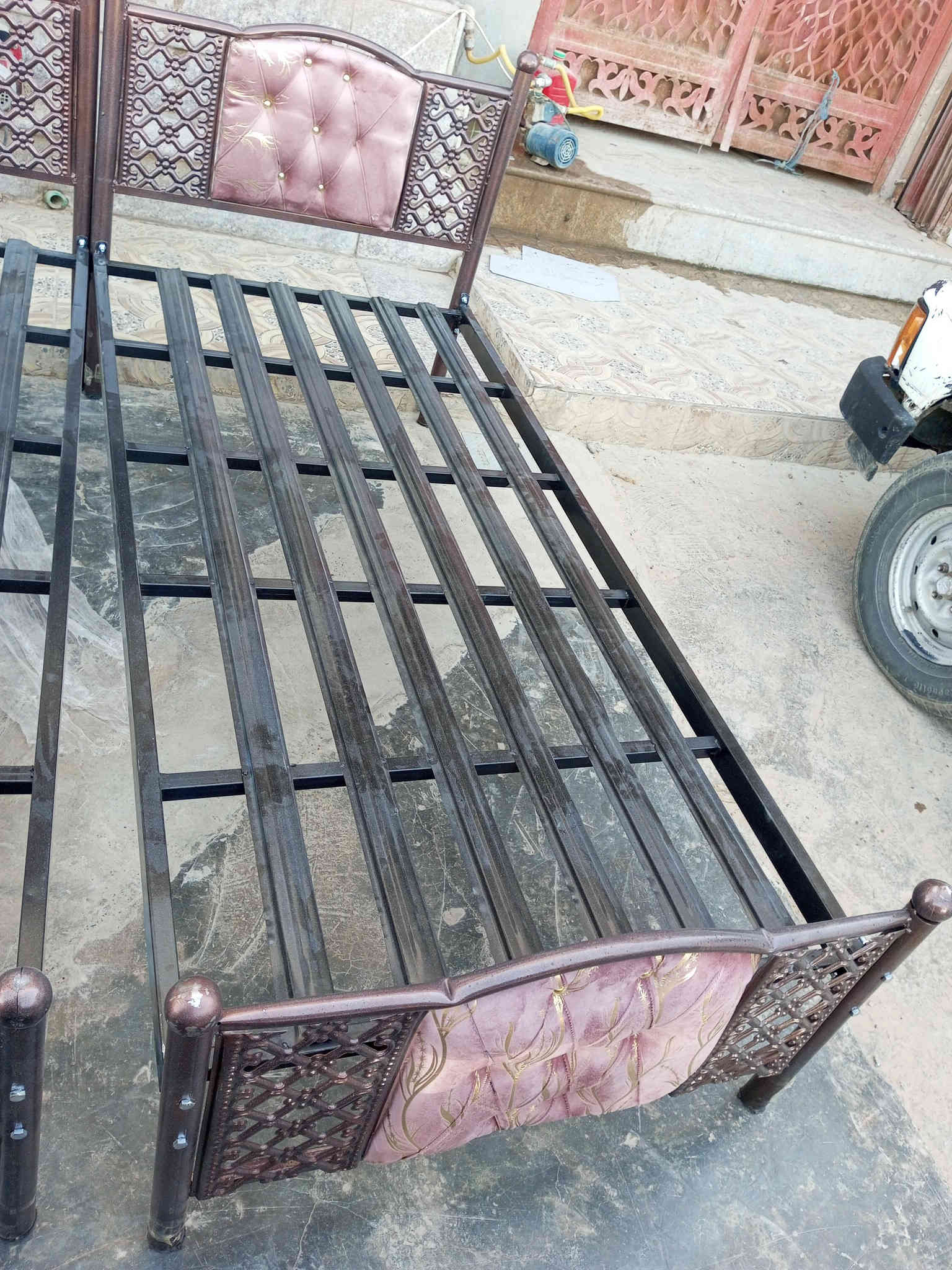 معرض ابو عبدالله للاثاث المنزلي 🔥 تم وصول وجبه جديده من سرير حديد حجم كبير متوفر جميع الوان بيه   زورونا تجدون ما يناسبكم العنوان تكريت الديوم مقابل مطعم المذاق بلقرب من اسواق الزوبعي للاستفسار خاص او اتصال *********** متوفر وتساب
