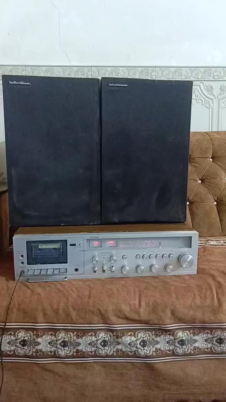 مسجل رايزنك نظيف كله شغال ويا سماعات باناسونيك  شغال راديو ومسجل واواكس السعر 100 مع  التوصيل للاستفسار على الرقم ***********
