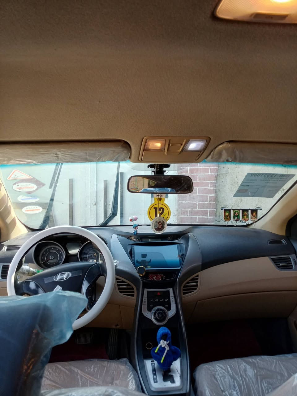 النترا موديل 11 بيه 3 قطع بدون دواخل سياره جاهزه ويل عادي قبل كم يوم شديته ترهم بيع  ومراوس حسب القناعه السعر 90 وبيه مجال اتصل ***********
