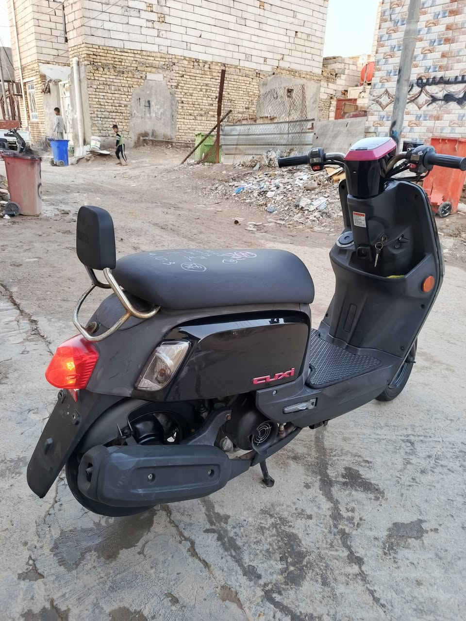 بوليسي مسطره 2012 كفاله عامه شرط حاويه مامستخدم ولامالت شارع مكفوله من كلشي وكله شغال دراجه جديده بمعنئ الكلمه سعره خاص *********** ناصريه مركز حي شهداء
