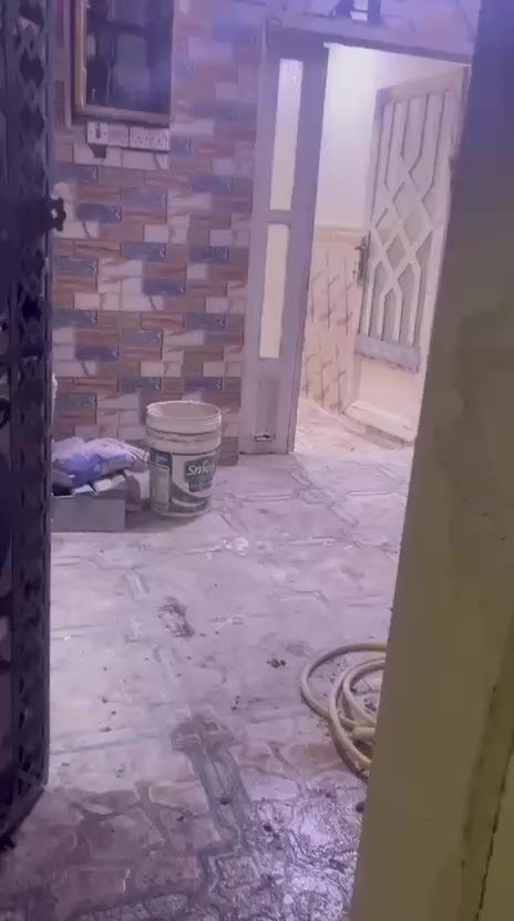 بيت للايجار
القبله حي القائم شارع المدارس 
يحتوي على غرفتين منام مع صاله مع استقبال 
مع مطبخ مع صحيات 
الايجار 500 الف

الاستفسار: ***********
