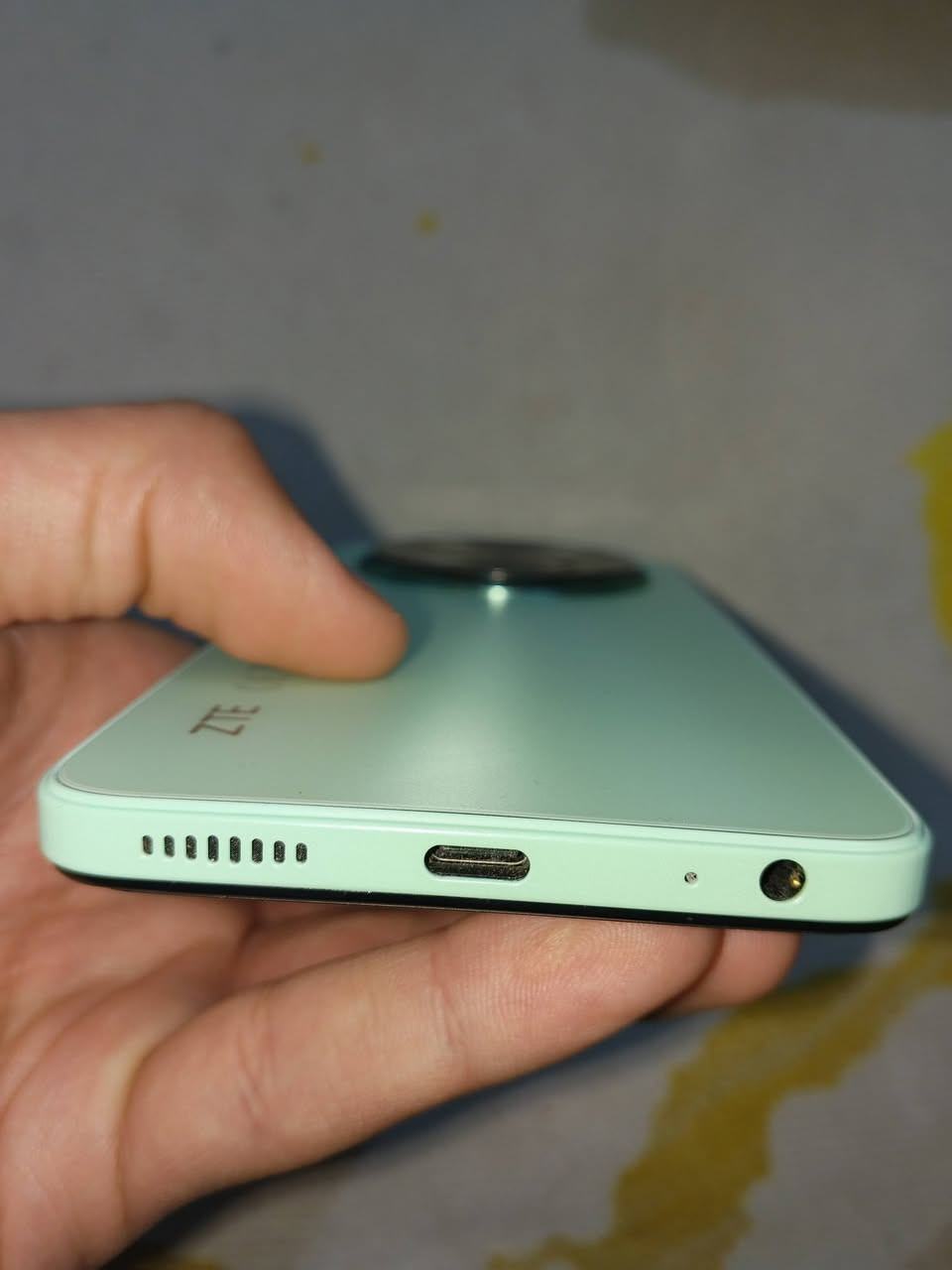 السلام عليكم
ZTE Blade V70 Max
ذاكرة 256
بطارية 6000امبير
كلش سلس واستخدام كلش قليل فقط فيسبوك وتيك توك، الله شاهد
جهاز جدا نضيف كسر كارتون قبل شهر أخذتة ملحقاتة كلها موجودة 
كلشي شغال
سعر 140 بي مجال بسيط
رقم هاتف ***********
متواجد واتساب
