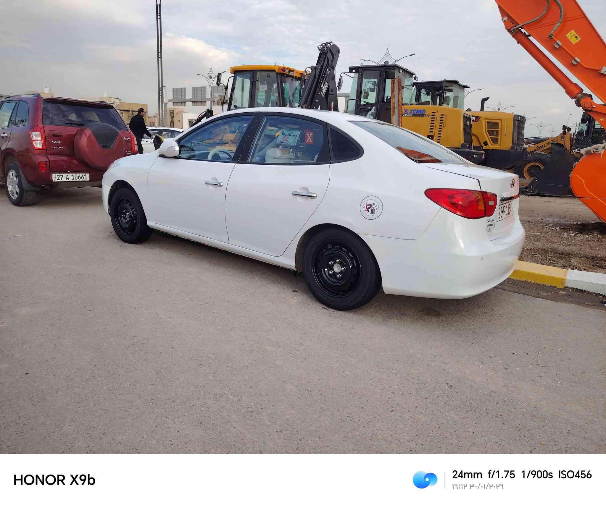 سلام عليكم 👋
سياره النتره صابونه 2011 خليجي 
رقم انكليزي نجف بسمي السيارة كفاله عامه 🪬 ربع ماتصرف عليه 
مكينه 1600دكشن عالي  
  مداور ثاني يوم    السعر (118)وبيه مجال للطيبن 🥰
ذي قار# مركز 
***********
