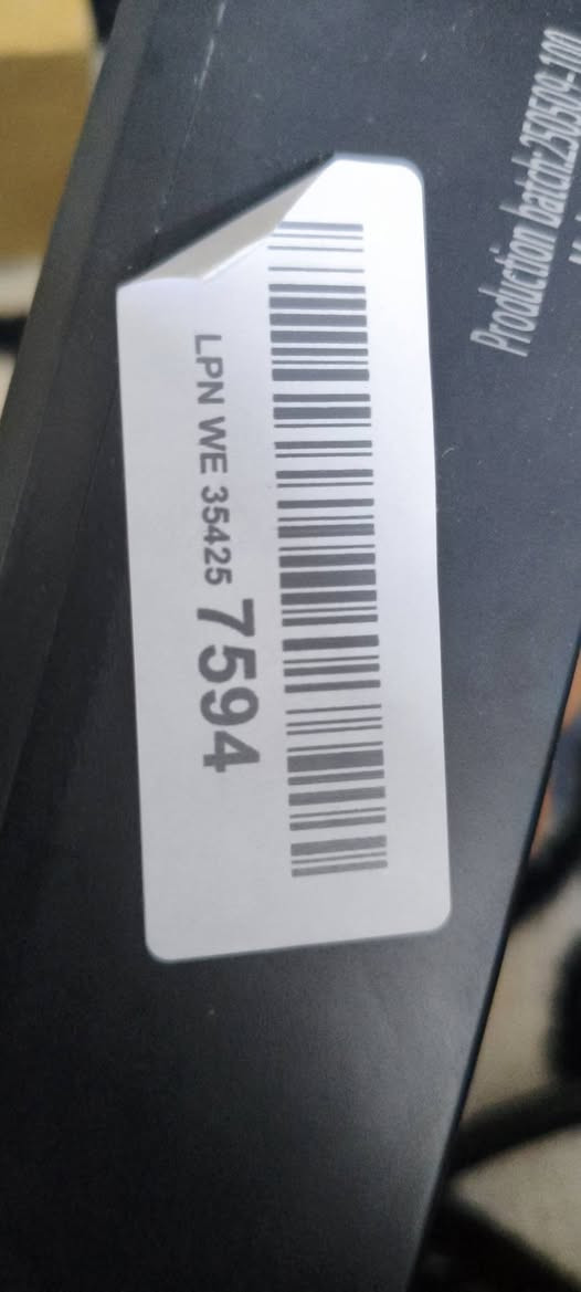 وداعاً لمحطات الشحن.. اشحن سيارتك ببيتك وبكل أمان! 🔌⚡
وداعاً لمحطات الشحن.. اشحن سيارتك ببيتك وبكل أمان! 🔌⚡
​هل تملك سيارة كهربائية (ID4, ID6, Honda eNP1, Mercedes EQ) وتبحث عن شاحن طوارئ عملي واعتمادي؟
​نقدم لك شاحن السيارة الكهربائية المحمول (Portable EV Charger) المصمم خصيصاً للعمل مع القوابس المنزلية العراقية وبأعلى معايير السلامة.
​لماذا تختار هذا الشاحن؟
​توافق تام: يعمل مع أغلب السيارات الكهربائية بنظام Type 2 (المنظومة الأوروبية والصينية الحديثة).
​سهولة الاستخدام: مجرد "بلاغ وتشغيل" (Plug & Play)، يربط مباشرة على نقطة الكهرباء الثلاثية (UK Plug) في منزلك.
​نظام حماية ذكي: يحتوي على 4 مؤشرات ضوئية لمراقبة حالة الشحن (Standby, Connecting, Charging) مع نظام Safety للحماية من التيار الزائد والحرارة.
​طول مناسب: كابل طويل ومرن يسهل عليك عملية الشحن حتى لو كانت السيارة بعيدة قليلاً عن المقبس.
​اقتصادي وعملي: مثالي للشحن الليلي التكميلي، لتبدأ يومك ببطارية ممتلئة دون الحاجة للذهاب للمحطات.
​المواصفات الفنية:
​النوع: شاحن منزلي محمول.
​القدرة: يتحمل تيار البيت المستقر (حوالي 13 أمبير).
سعر 125


**إذا كنت صاحب هذا الإعلان وتريد حذفه لأي سبب، رجاءا أرسل رسالة إلى الدعم الفني**